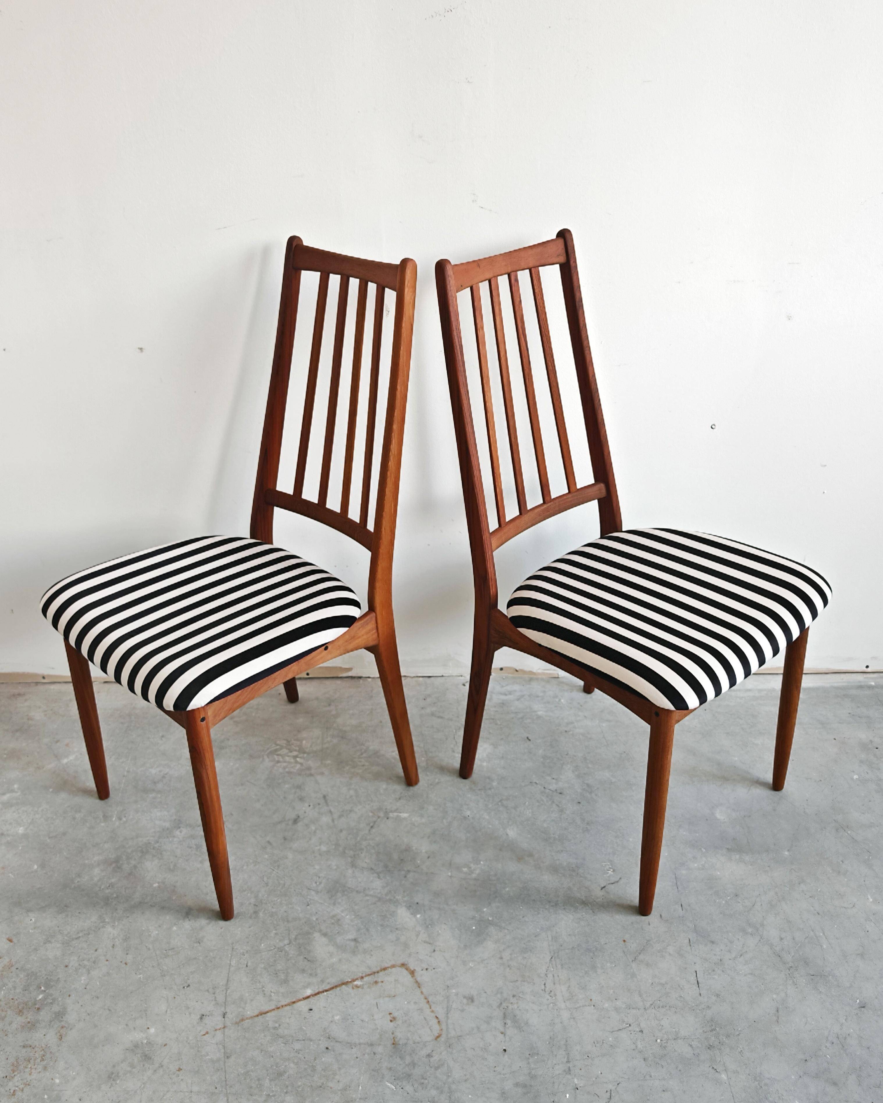Ensemble de 4 chaises Mid-Century Modern en teck massif 1960