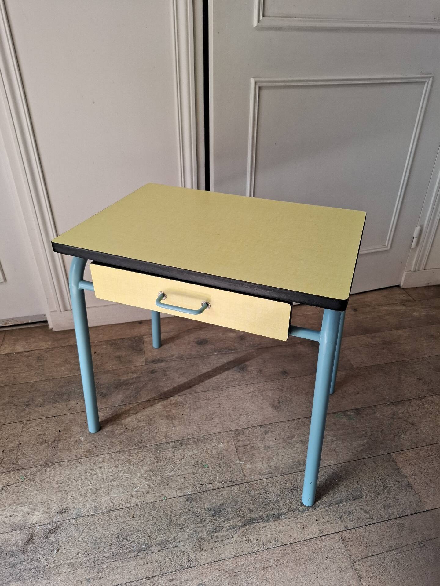 Child's desk