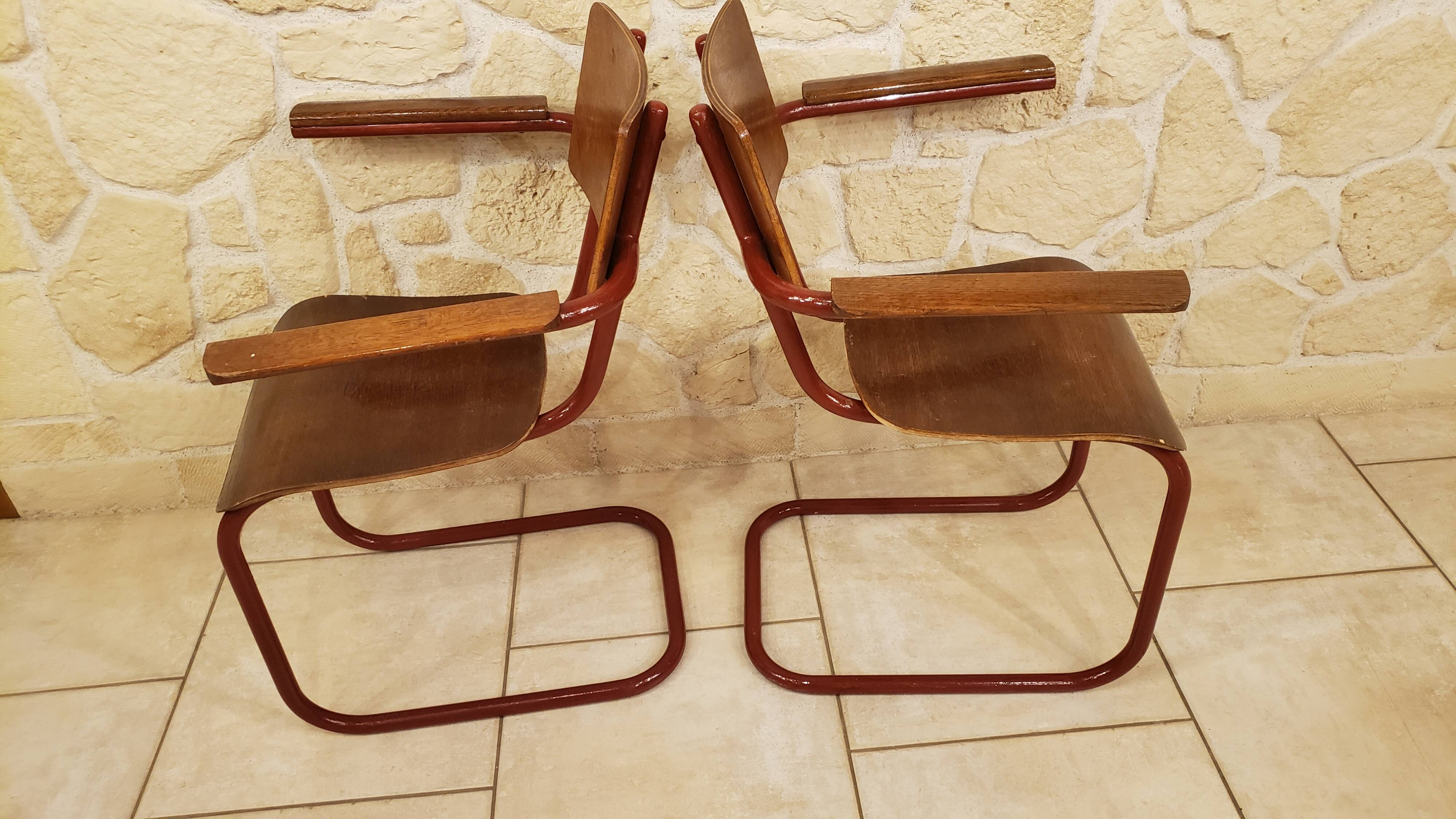 Pair of S-shaped tube school chairs