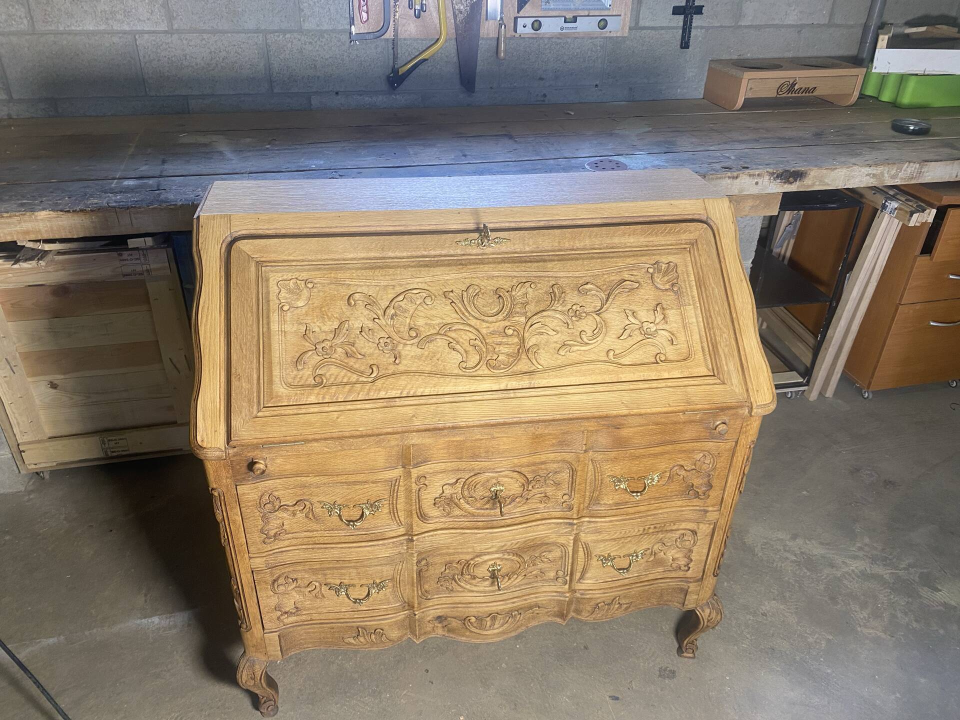 Bureau Secrétaire en Chêne Massif Sculpté