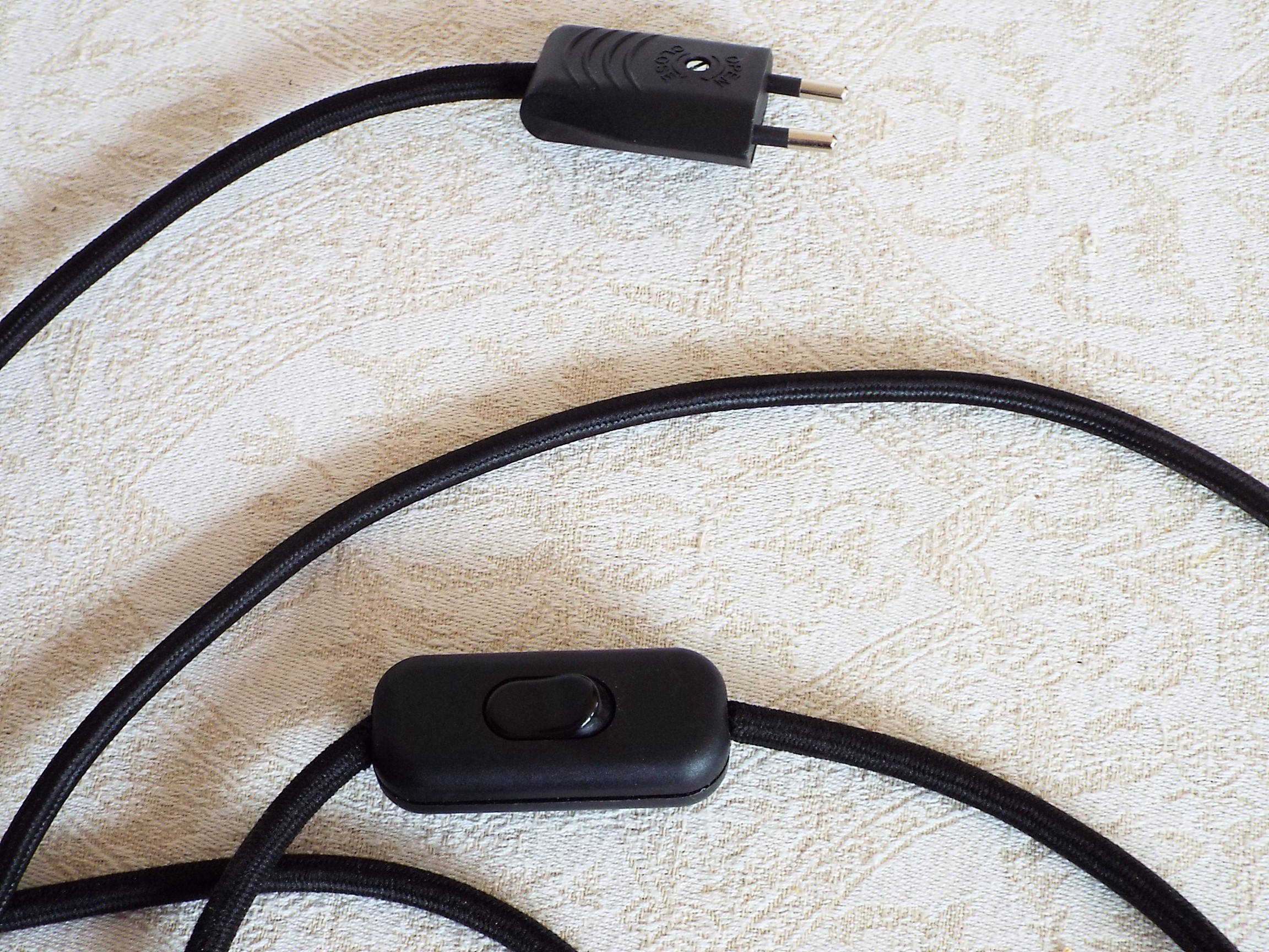 Wooden lamp stand H56