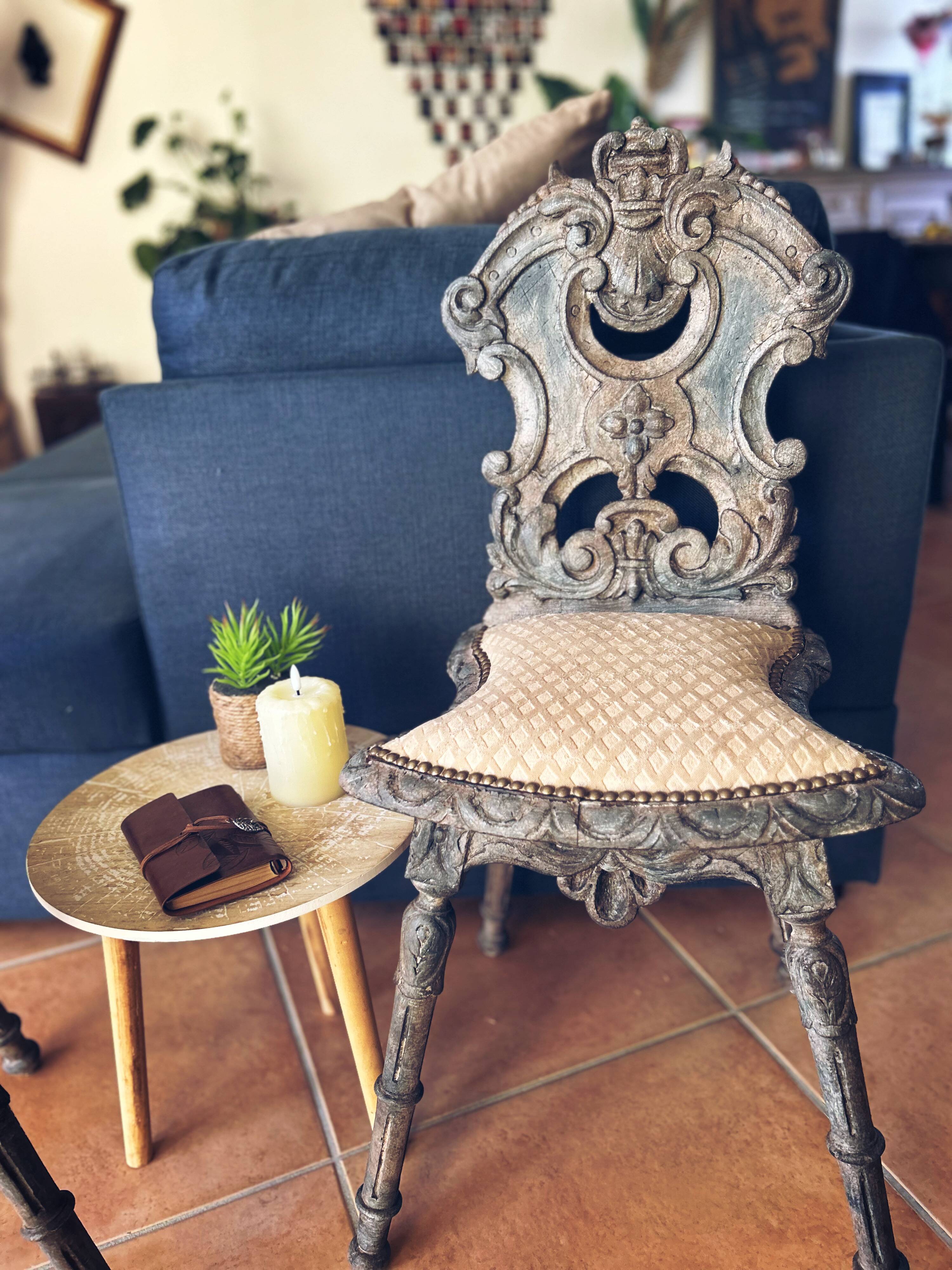 Pair of Louis XIII style chairs in patinated solid oak – piece