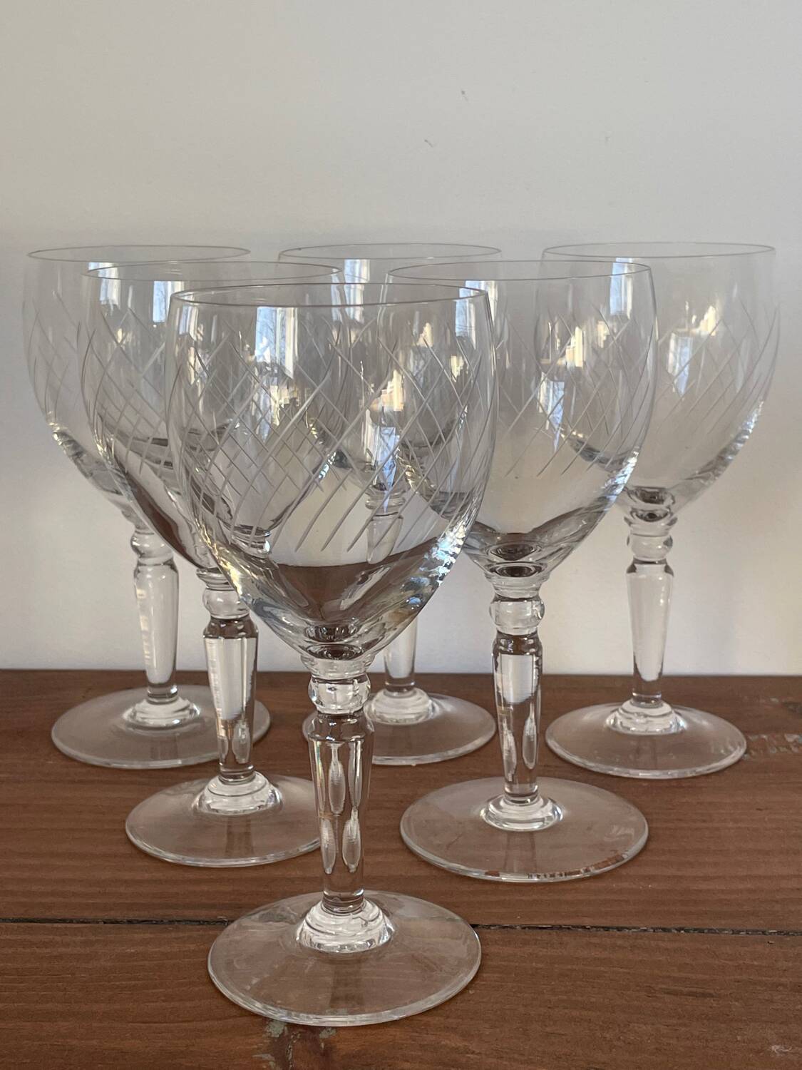 4 crystal wine glasses with stems
