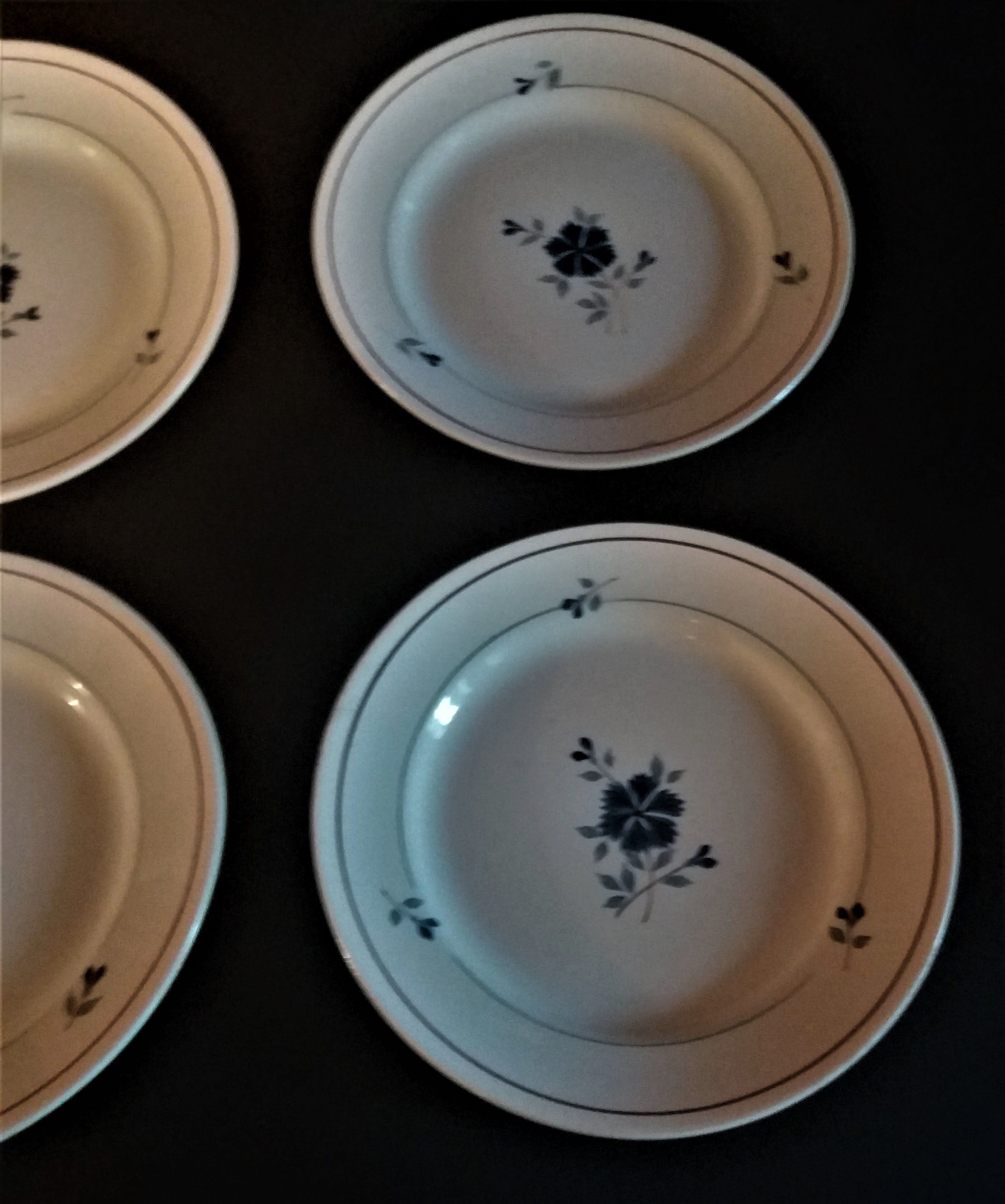 Series of six flat plates Moulin des loups Orchies model Prisca 50s