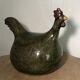 Coq vintage en grès émaillé vert olive