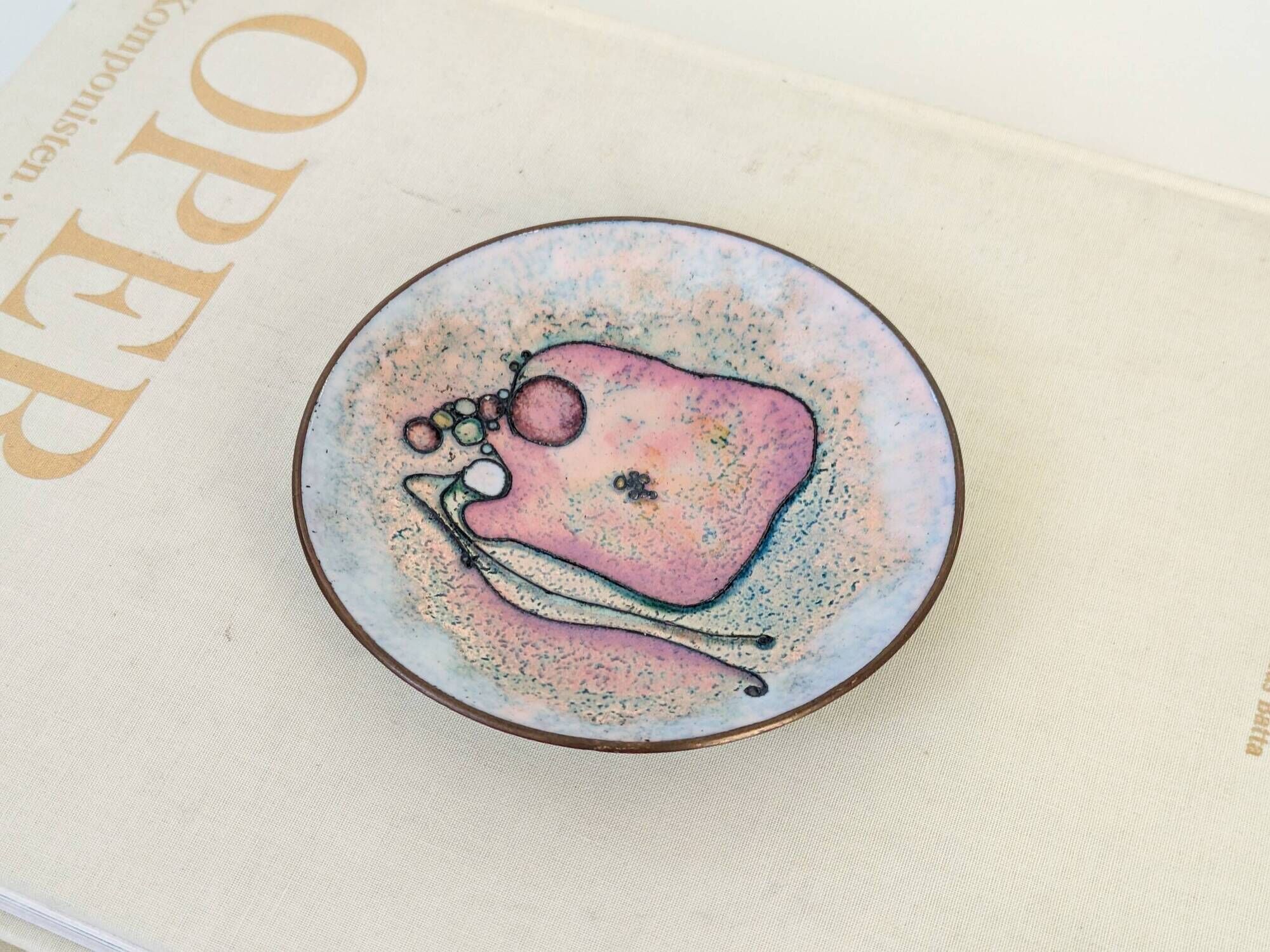 Enamelled copper bowl in pink and purple, abstract design from the 1960s.
