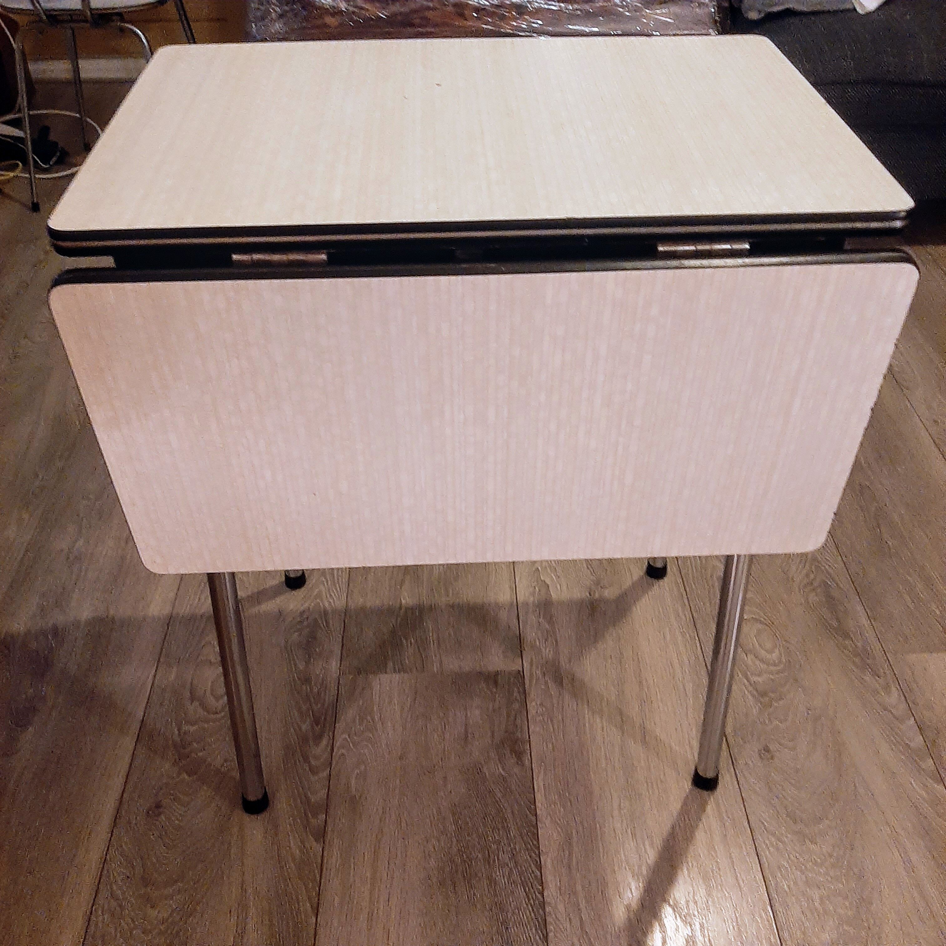 Formica kitchen table and chairs set from the 60s-70s