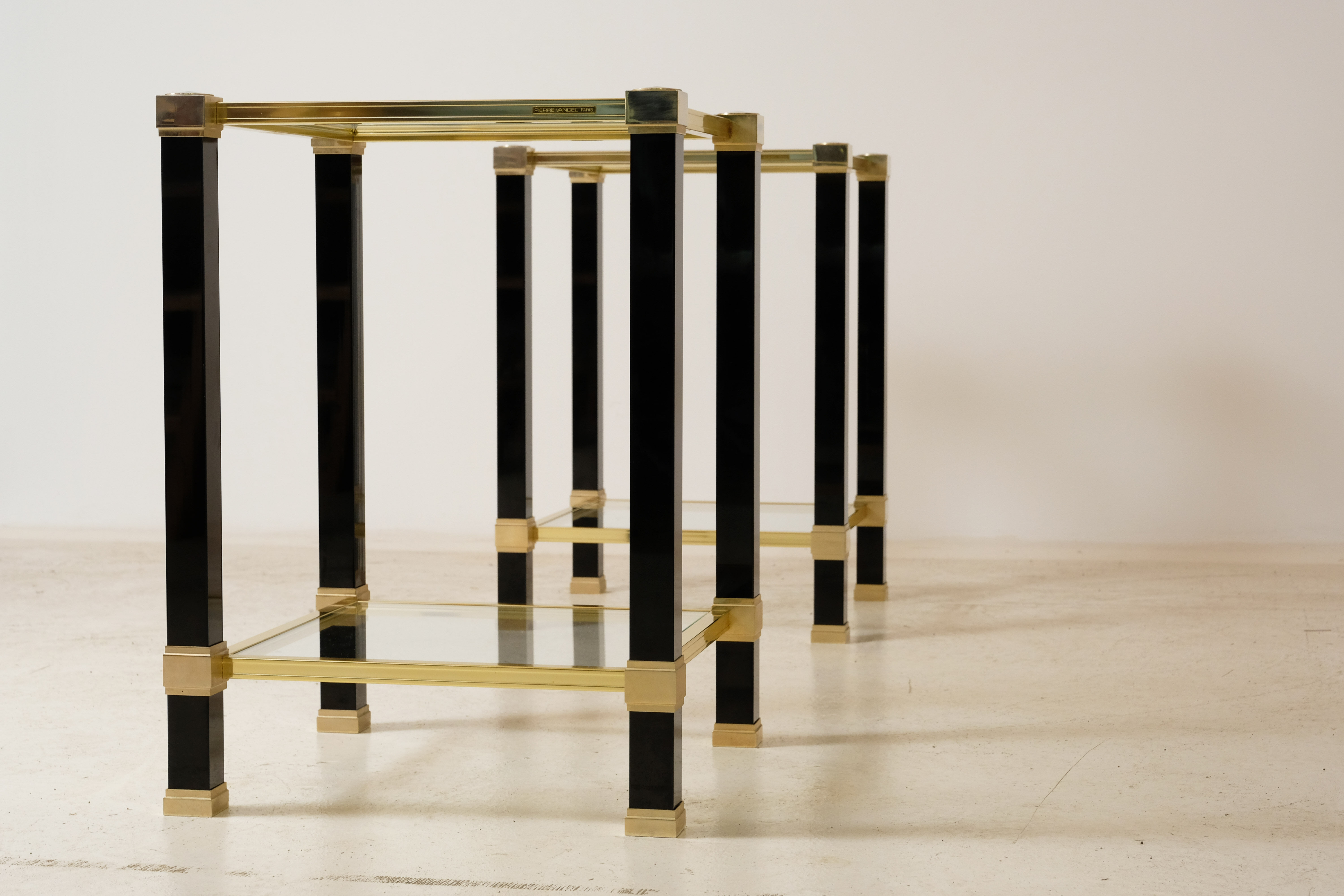 Paire de tables d’appoint ou chevets par Pierre Vandel 1970