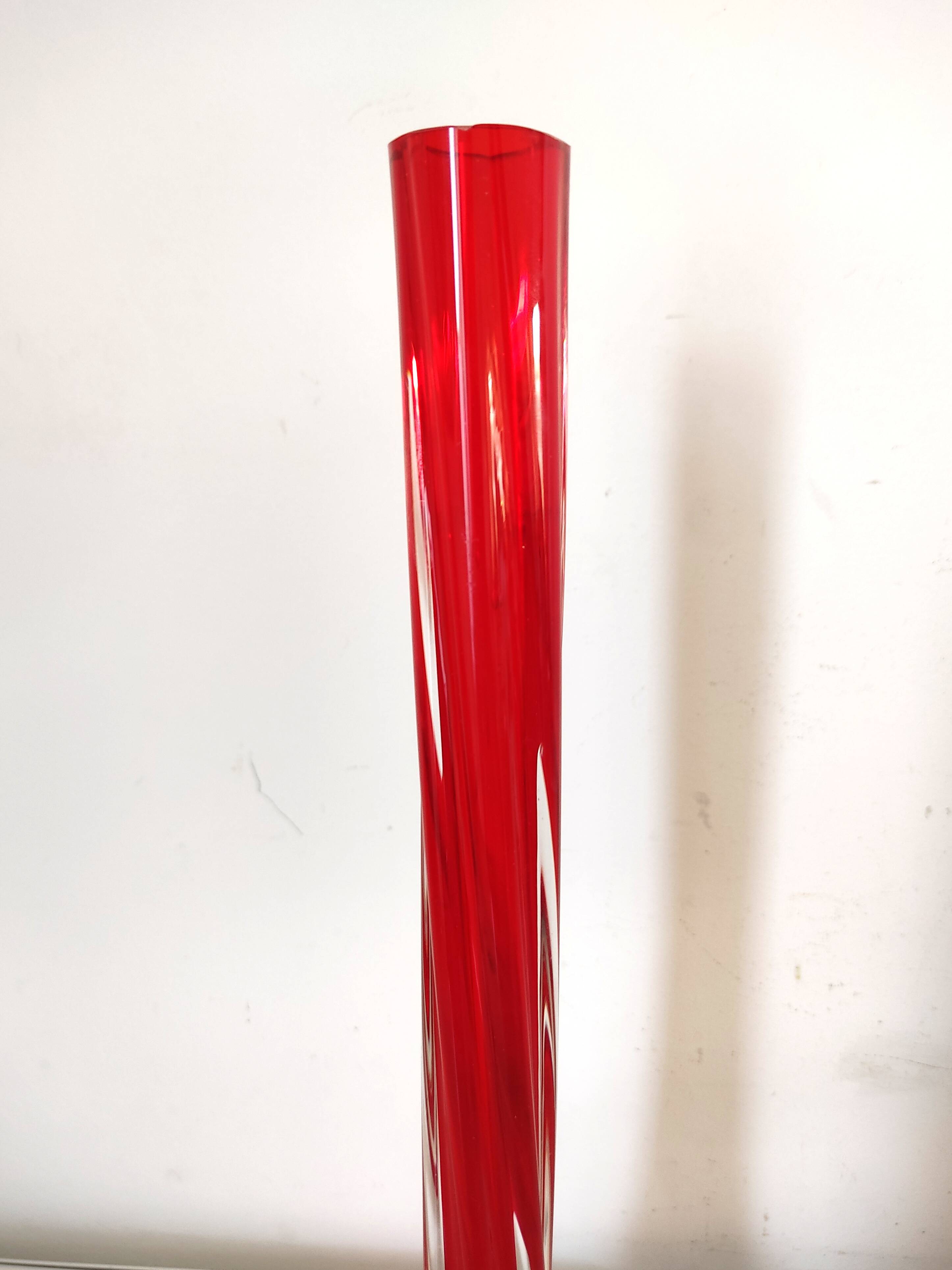 Murano red twisted glass soliflore vase