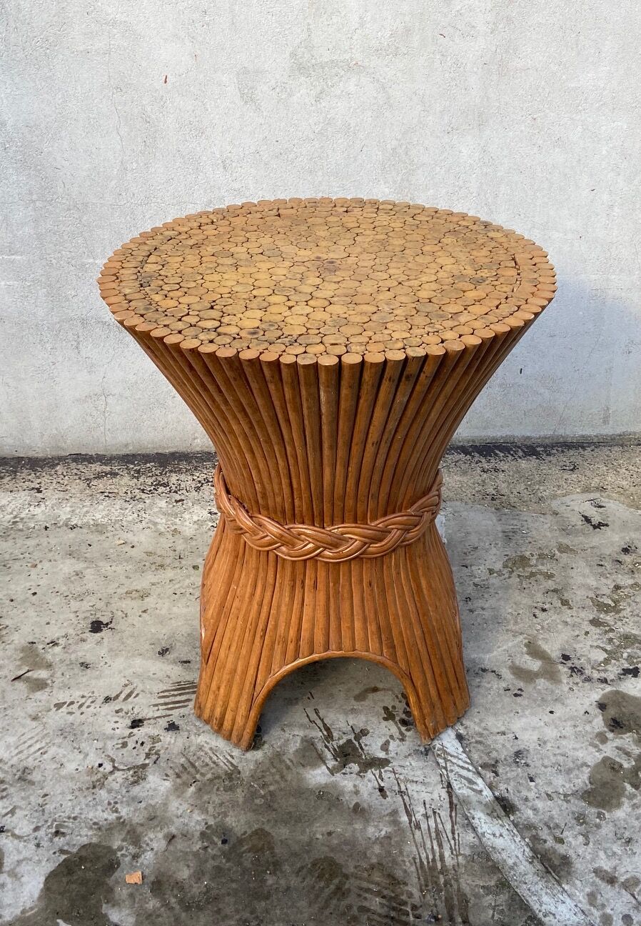 Bamboo pedestal