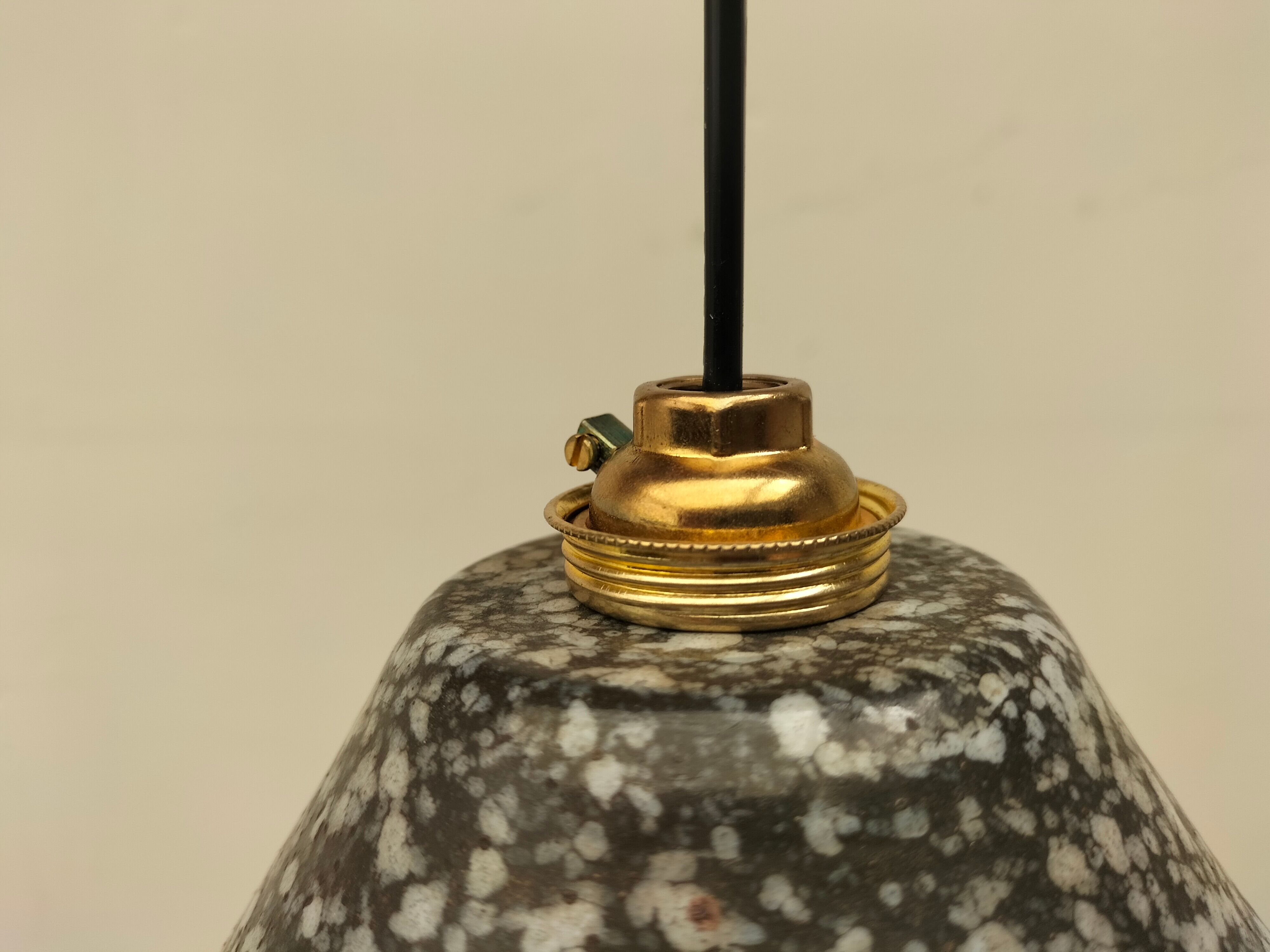 Suspension tôle émaillée