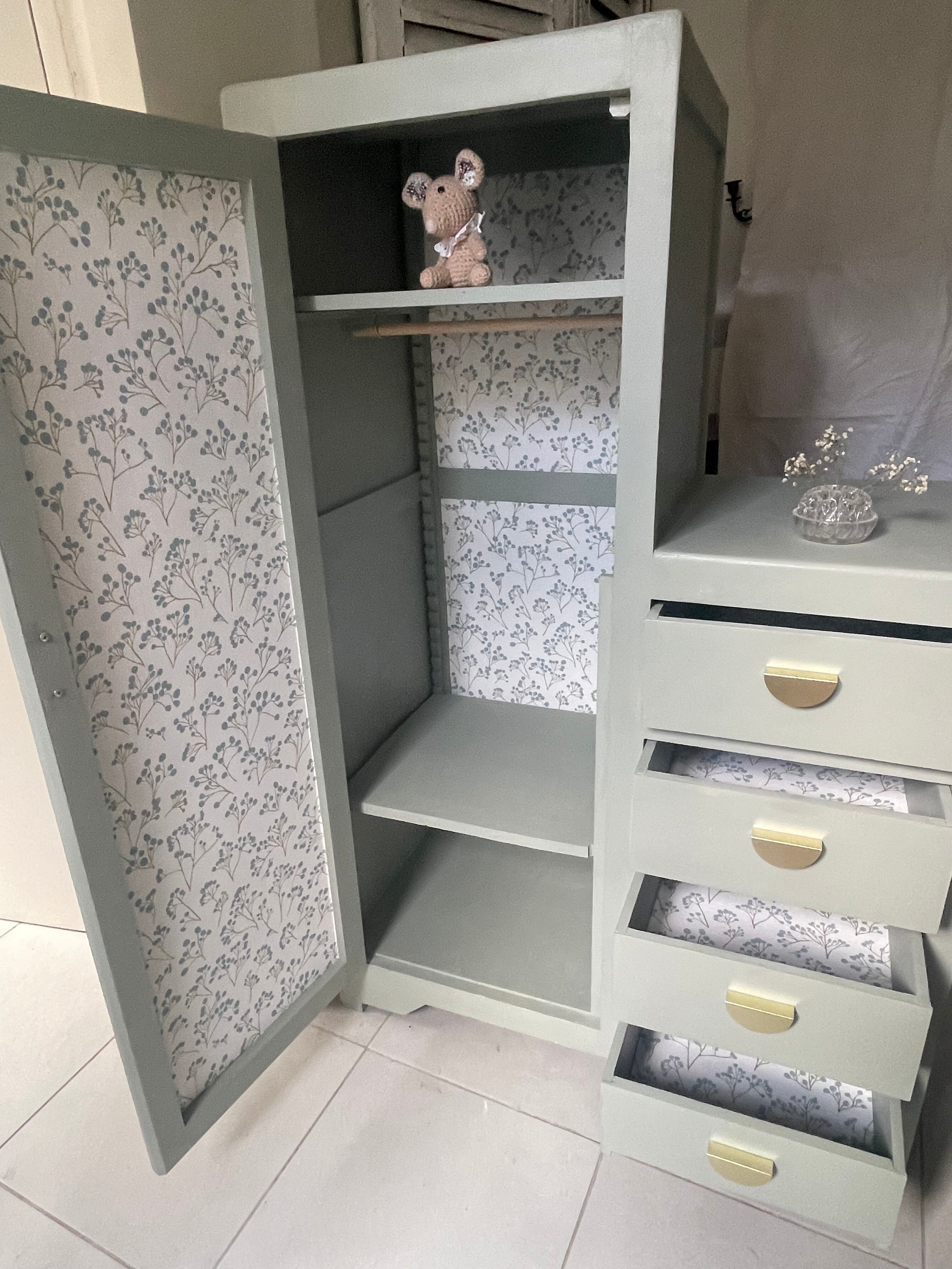 Asymmetrical cabinet