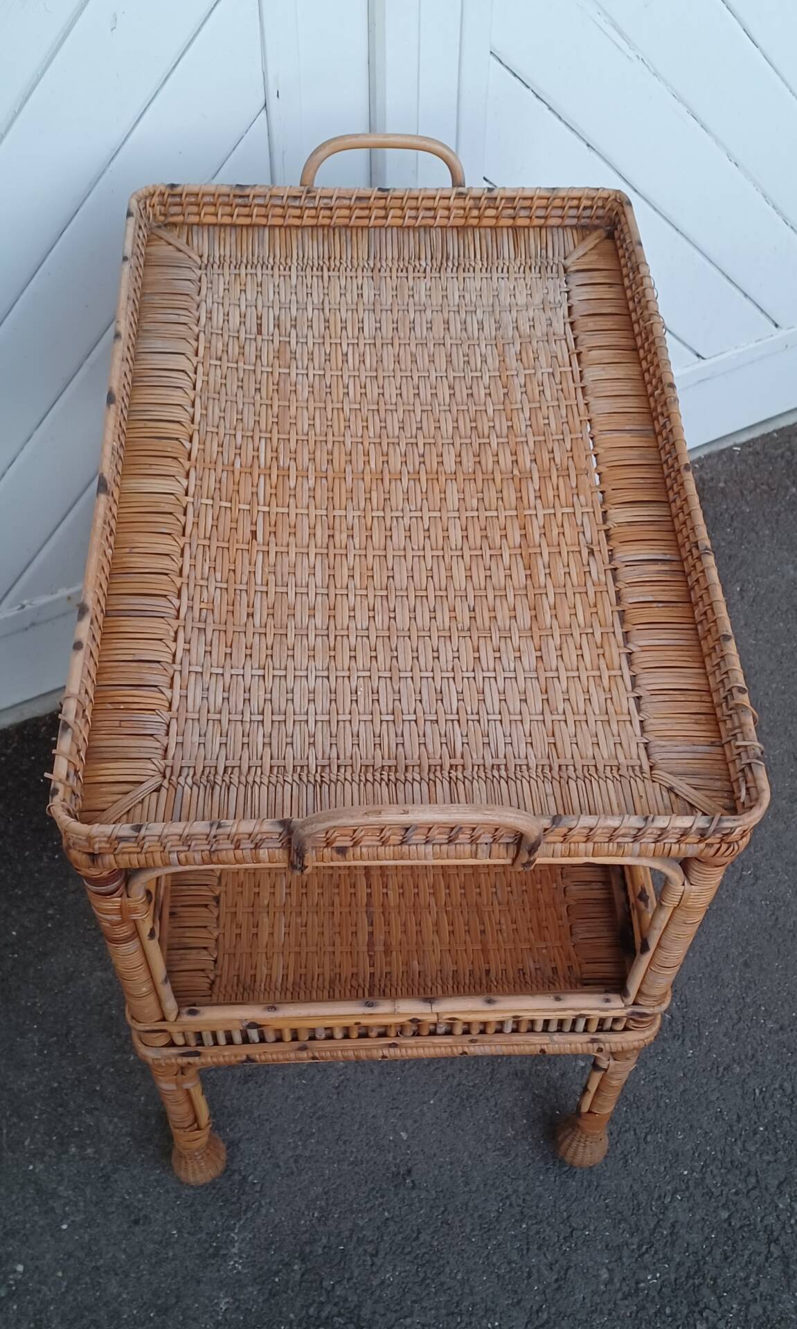 Ancienne desserte en rotin tressé