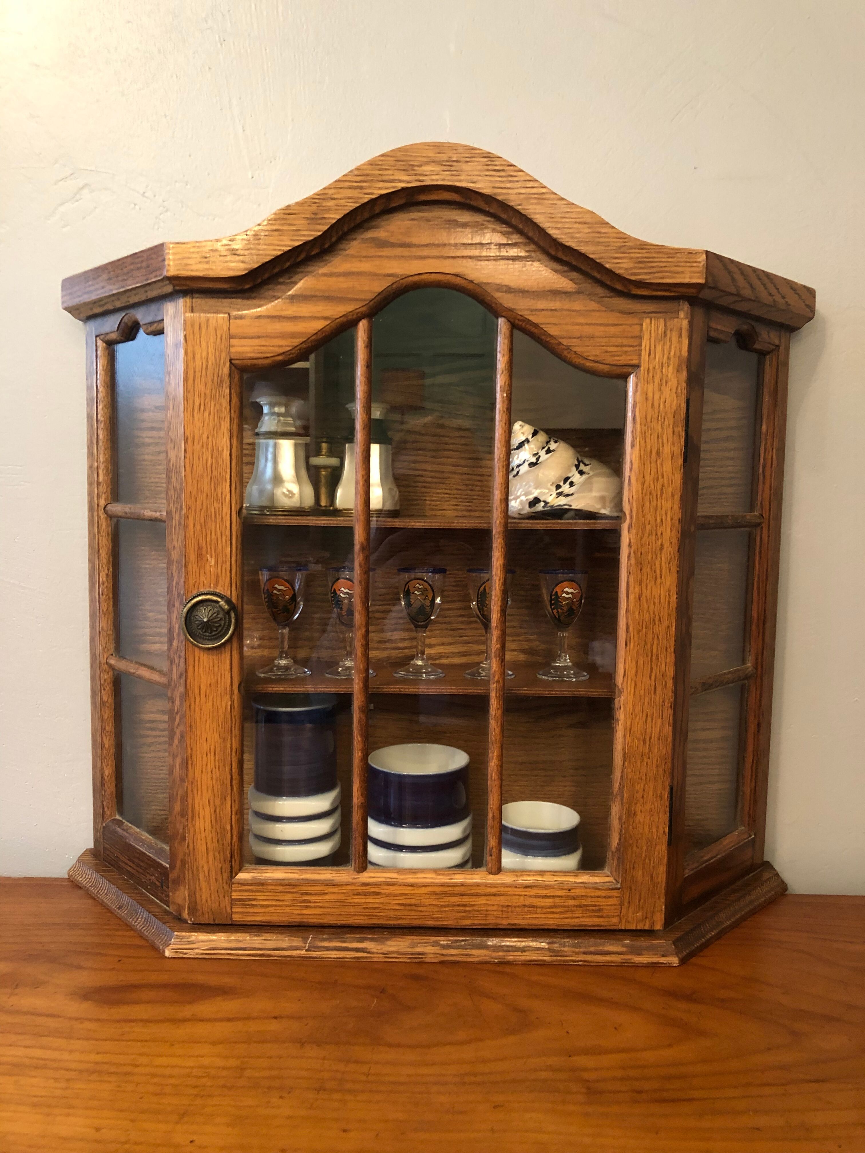 Display case to be installed or hung