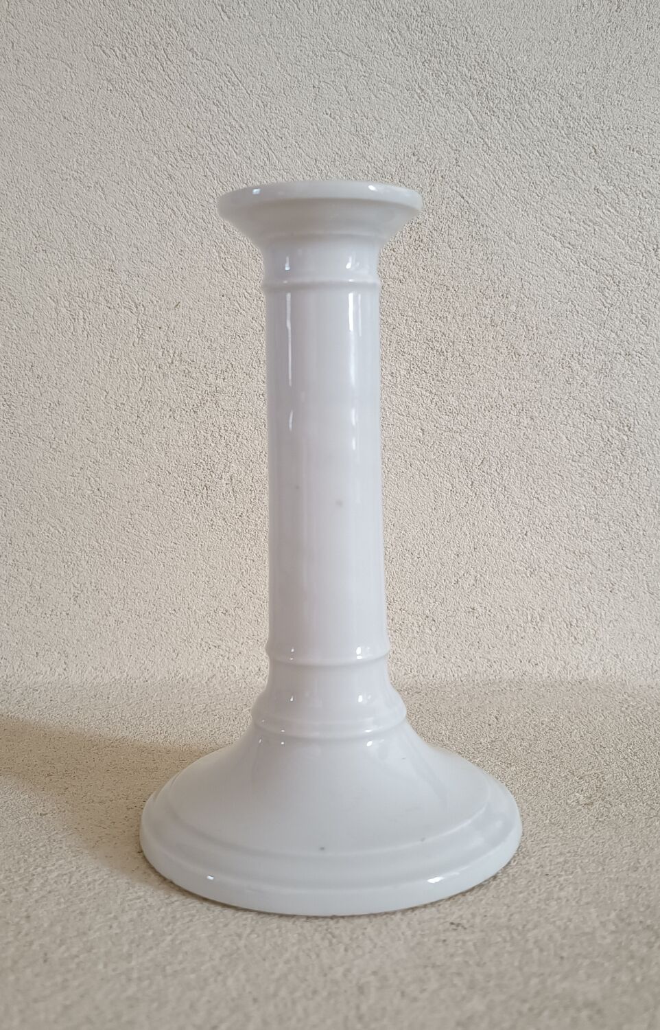Porcelain candle holder