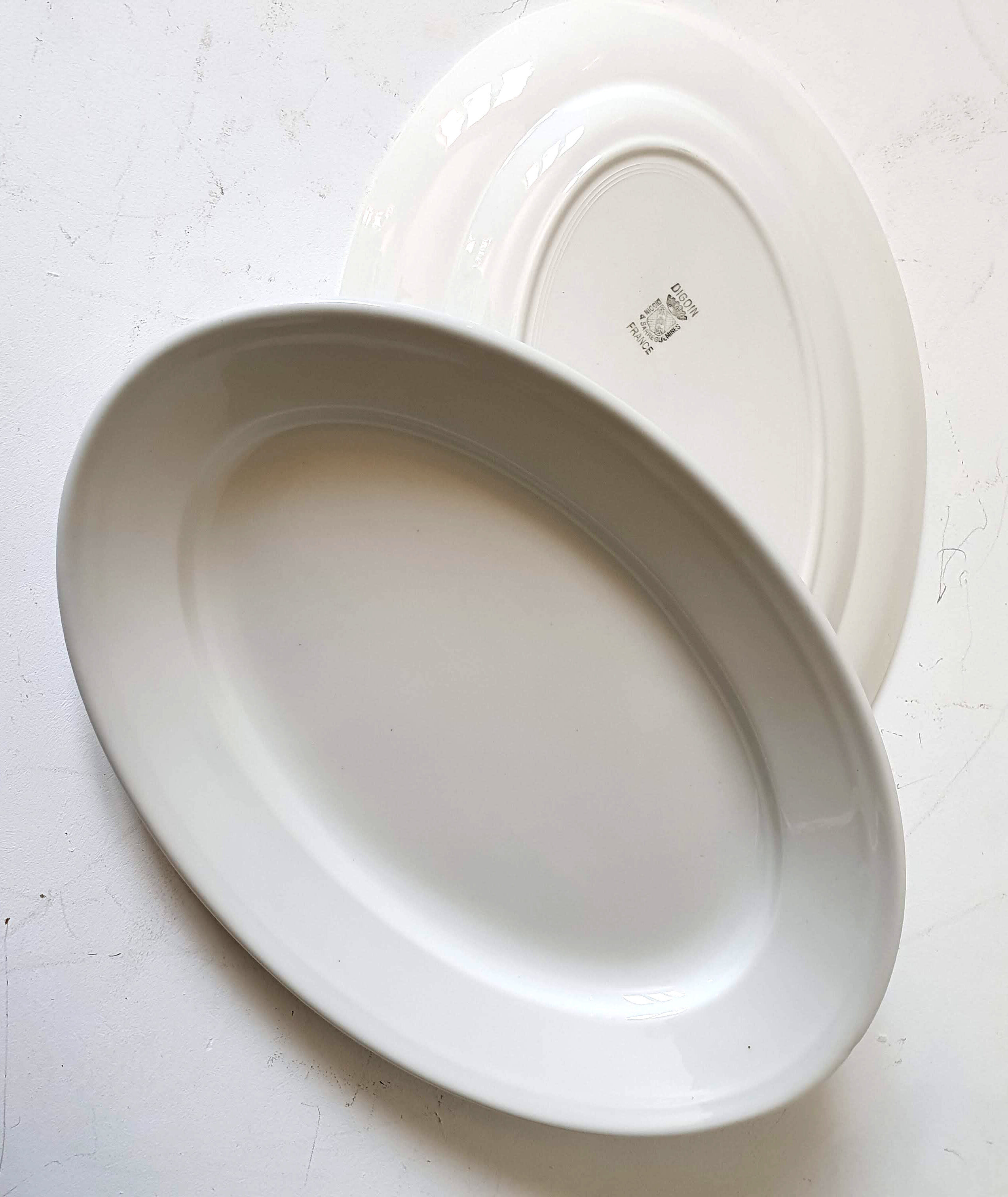 Serving dishes in fiance blanche