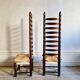 Paire de chaises espagnoles à dossier haut, datant du milieu des années 1900, avec des sièges en peau de chèvre et en lin.