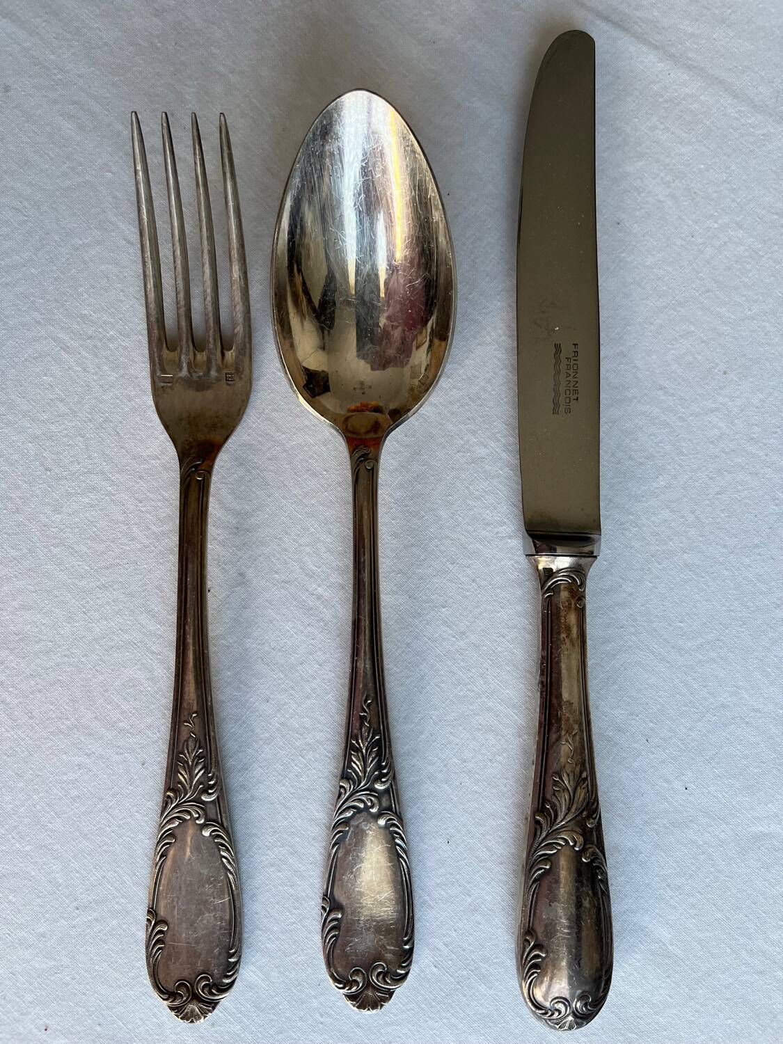 Silver metal cutlery (18 pieces)