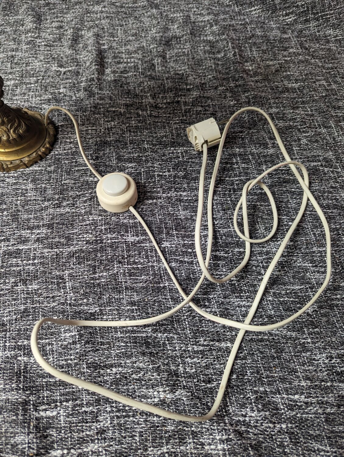 Baroque style lamp in bronze