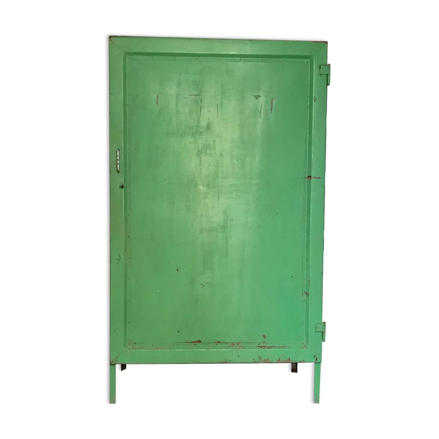 Metal cabinet