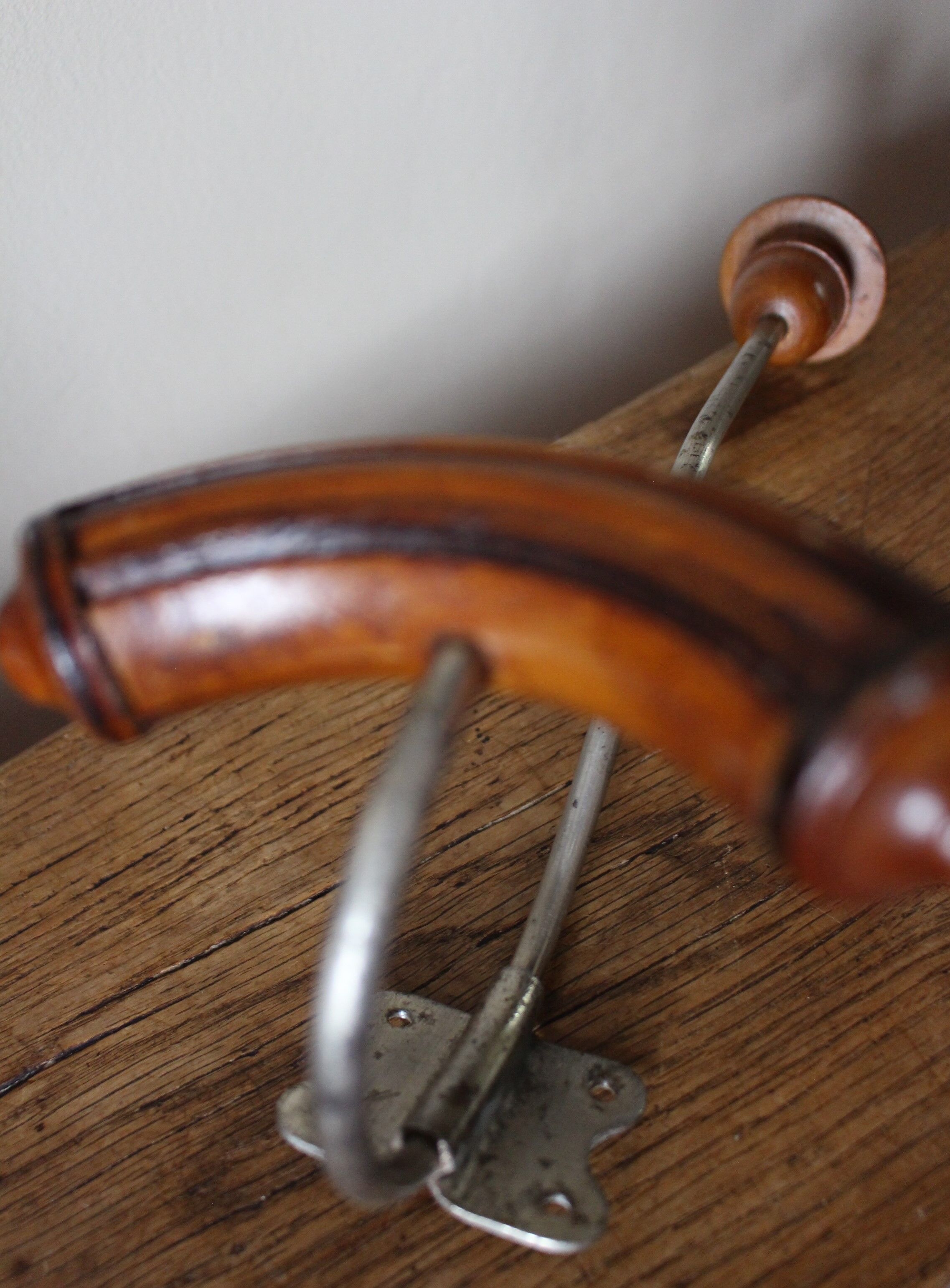 Patère butterfly two metal wooden hooks