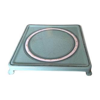 Enameled sheet metal trivet