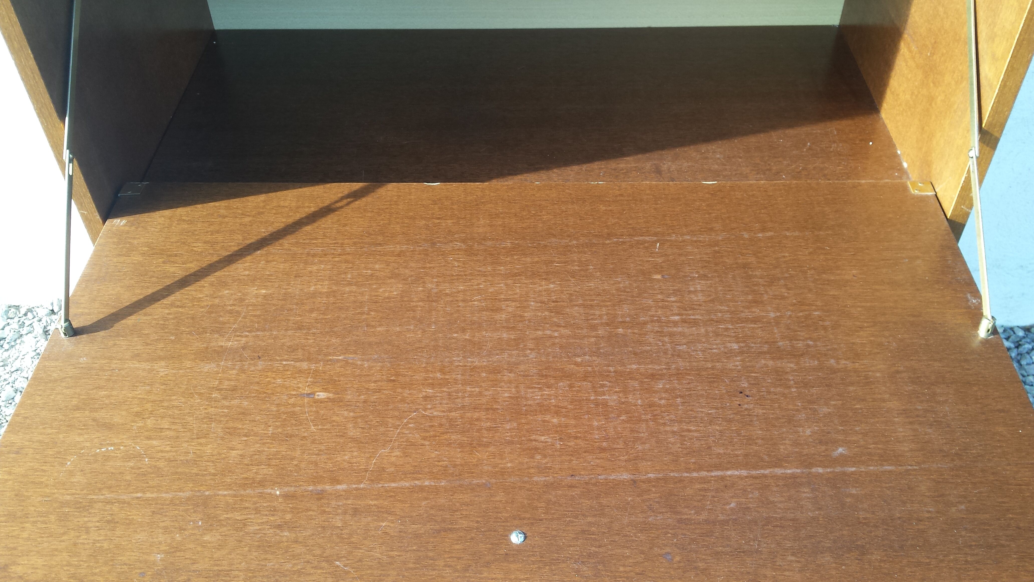 Secretary 60s, compass feet