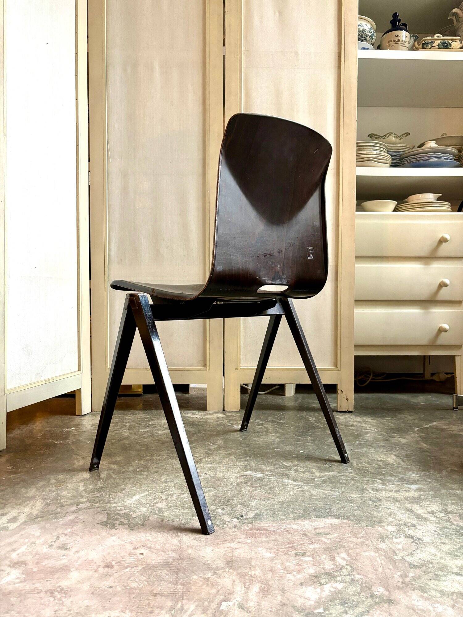 “Galvanitas S22” chair by Pagholz