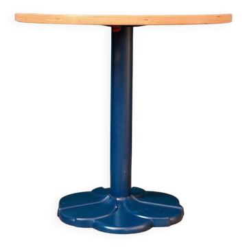 Round bistro table with tulip base in Art Deco style from the 1990s.