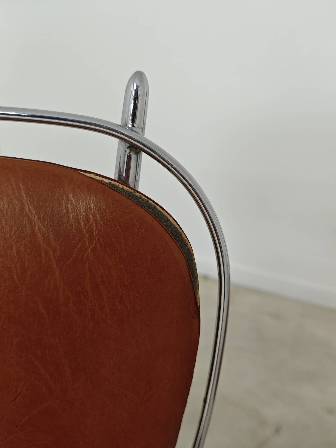 Set of 4 French chairs in camel brown imitation leather and chrome 1960