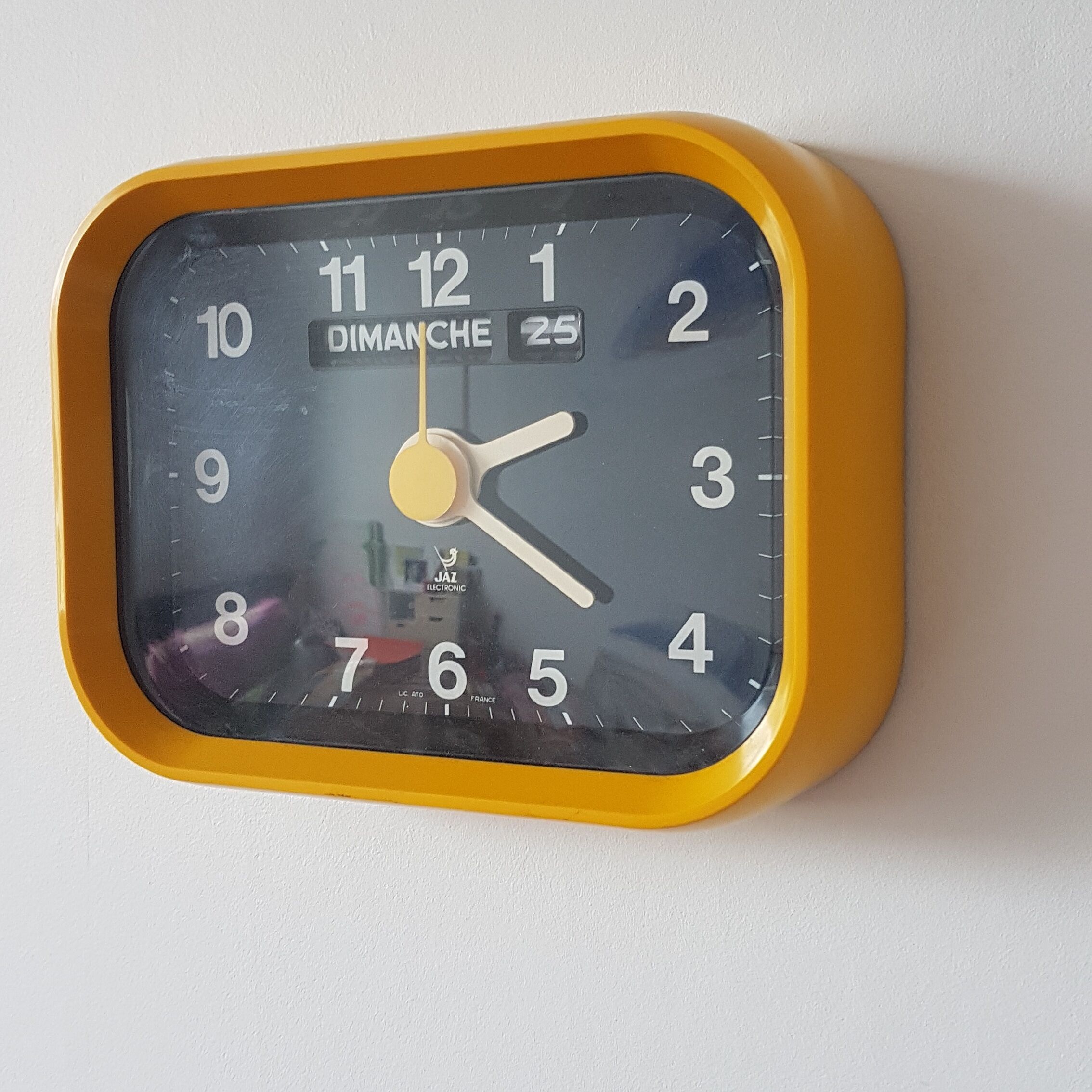 Vintage yellow Jazz wall clock
