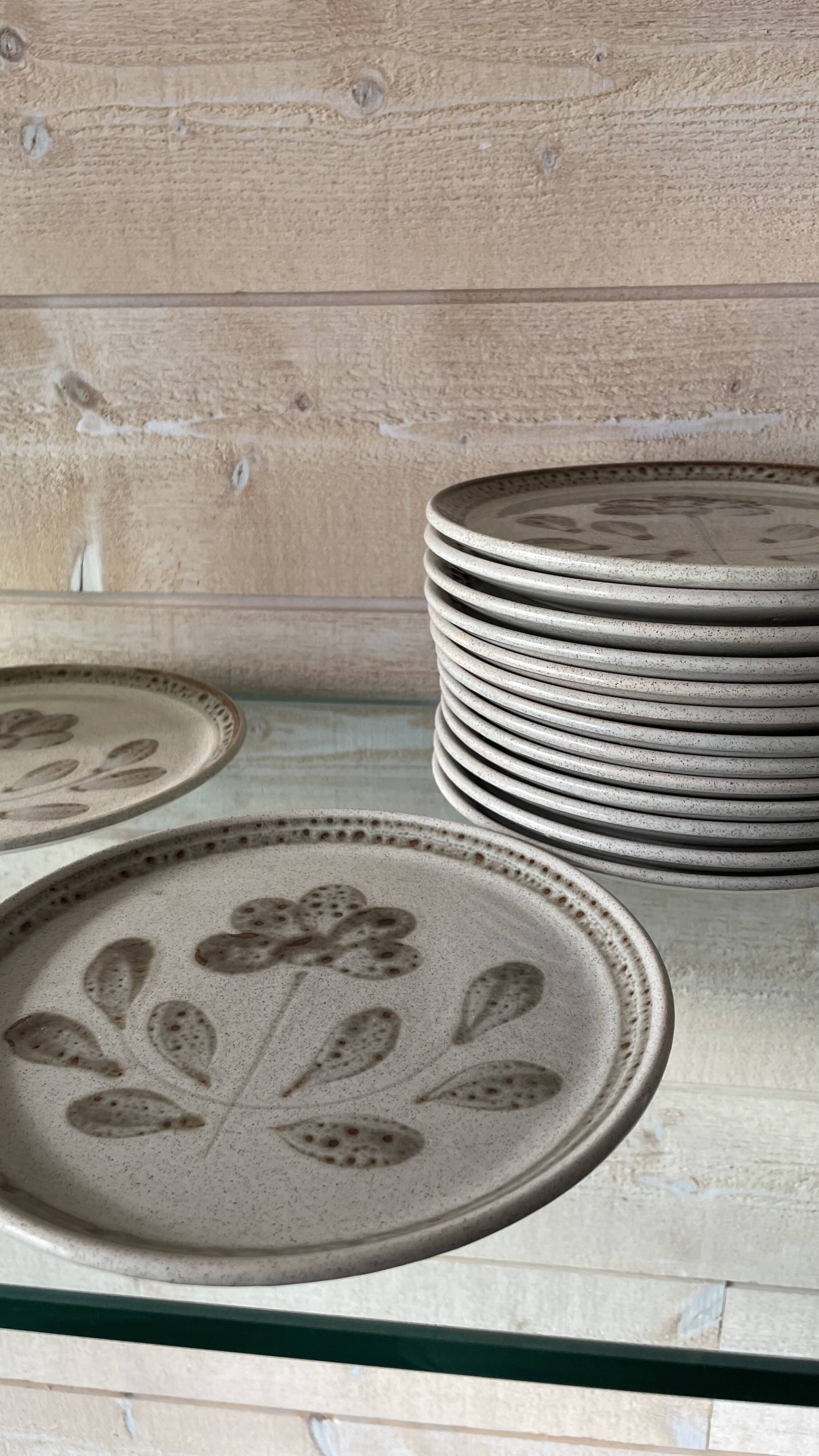 Set of 6 Sarreguemines stoneware dessert plates, Jocelyne pattern