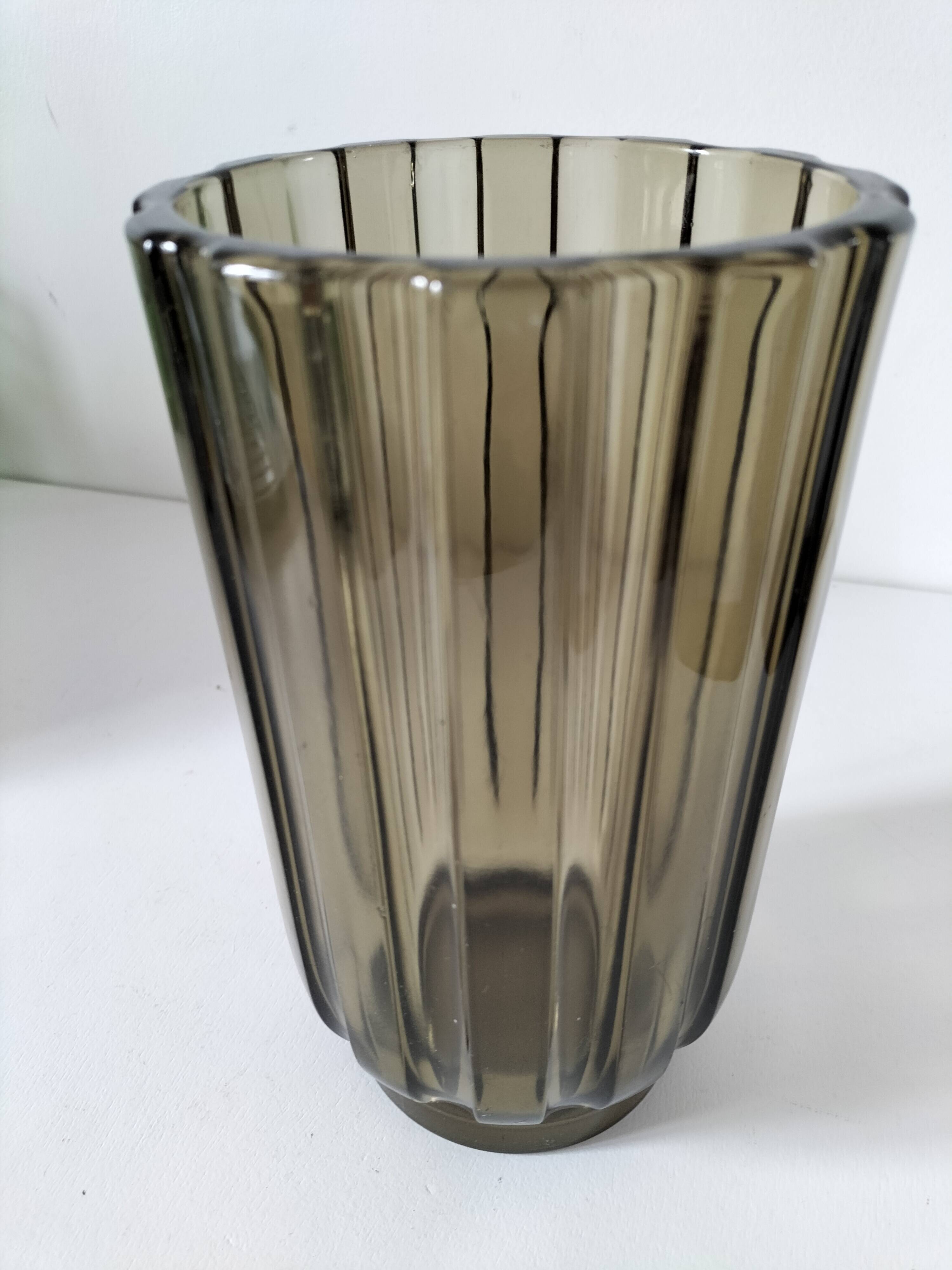 Vintage design smoked glass vase