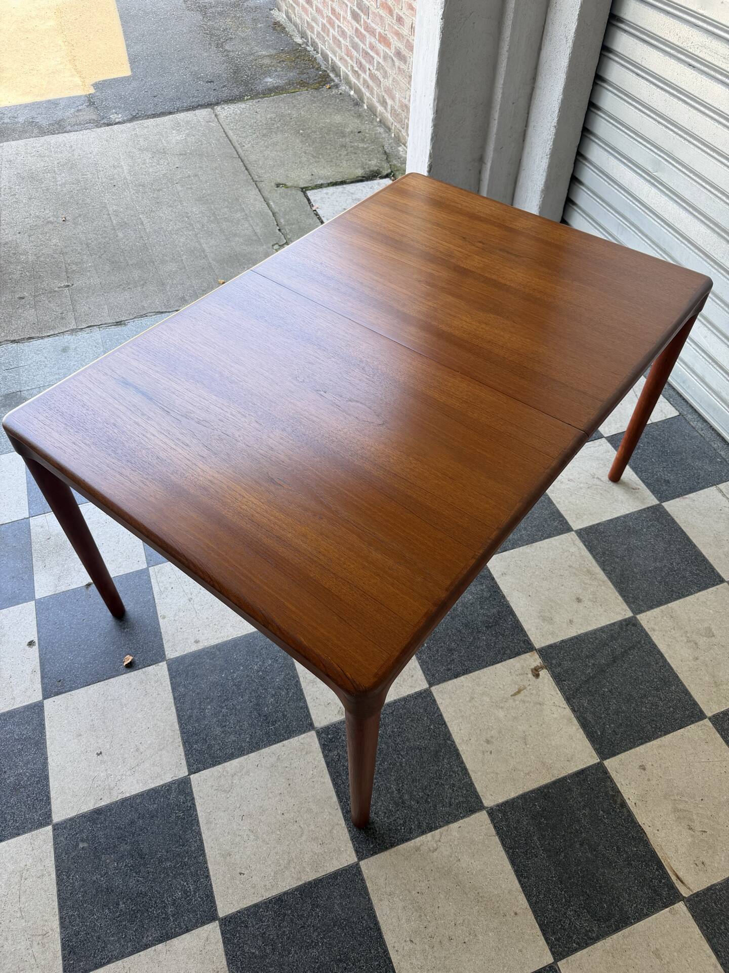 Table danoise en teck HW Klein pour Bramin