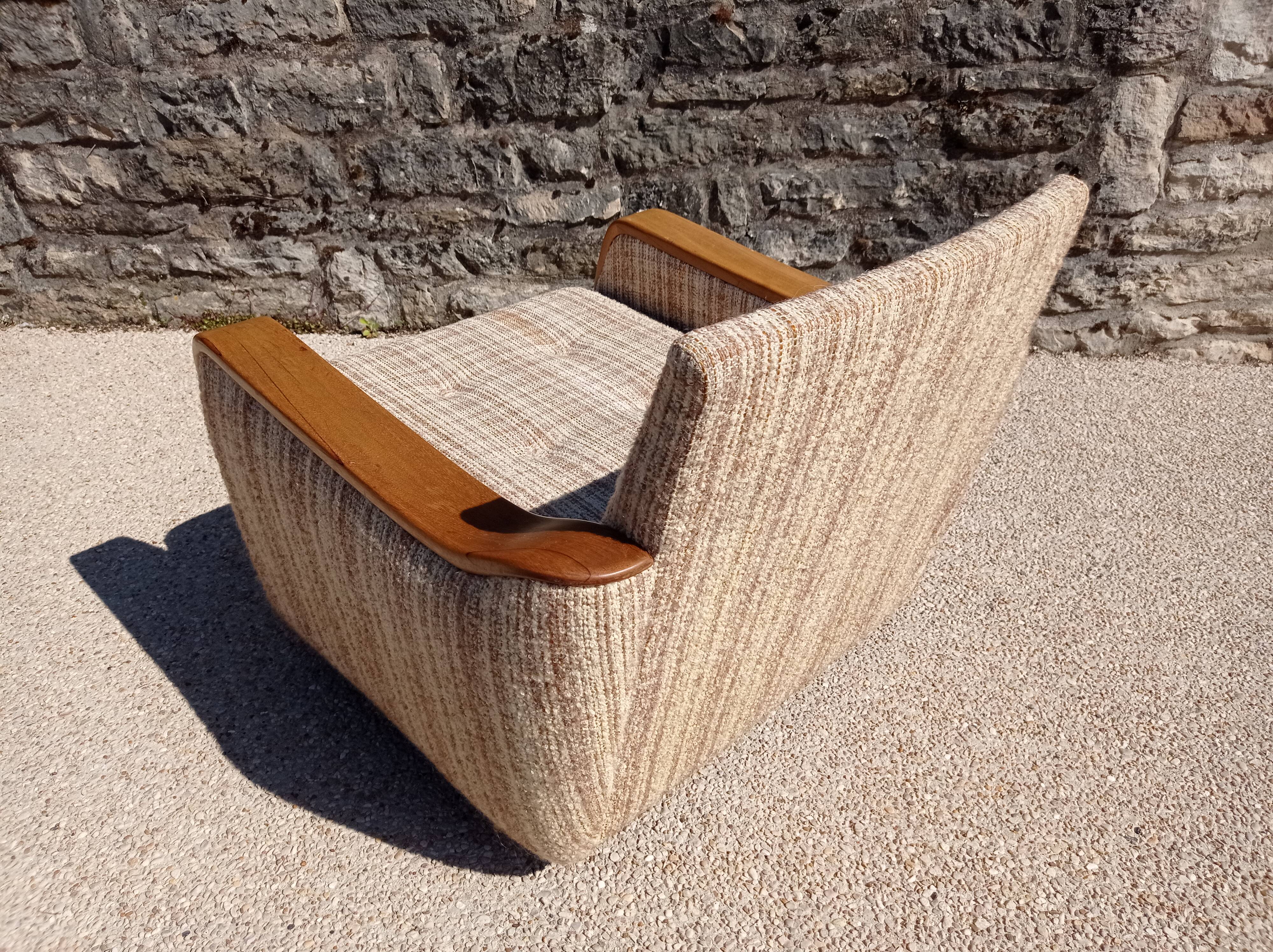 Paire de fauteuils vintage en bois et tissu