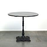 Round antique English pub table/side table/small dining table with decorative cast iron leg and oak