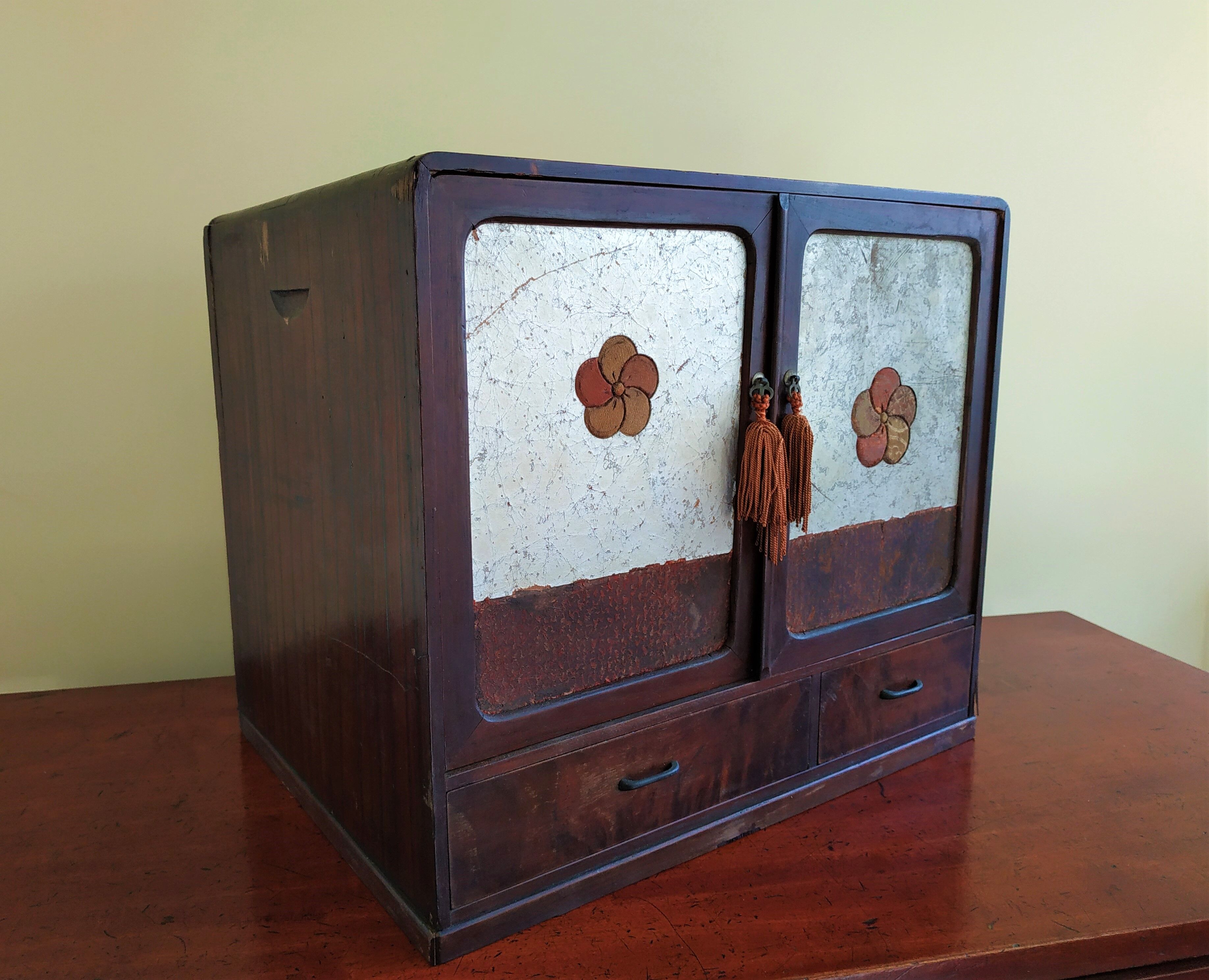 Small cabinet box Japan Art Deco 1920-30