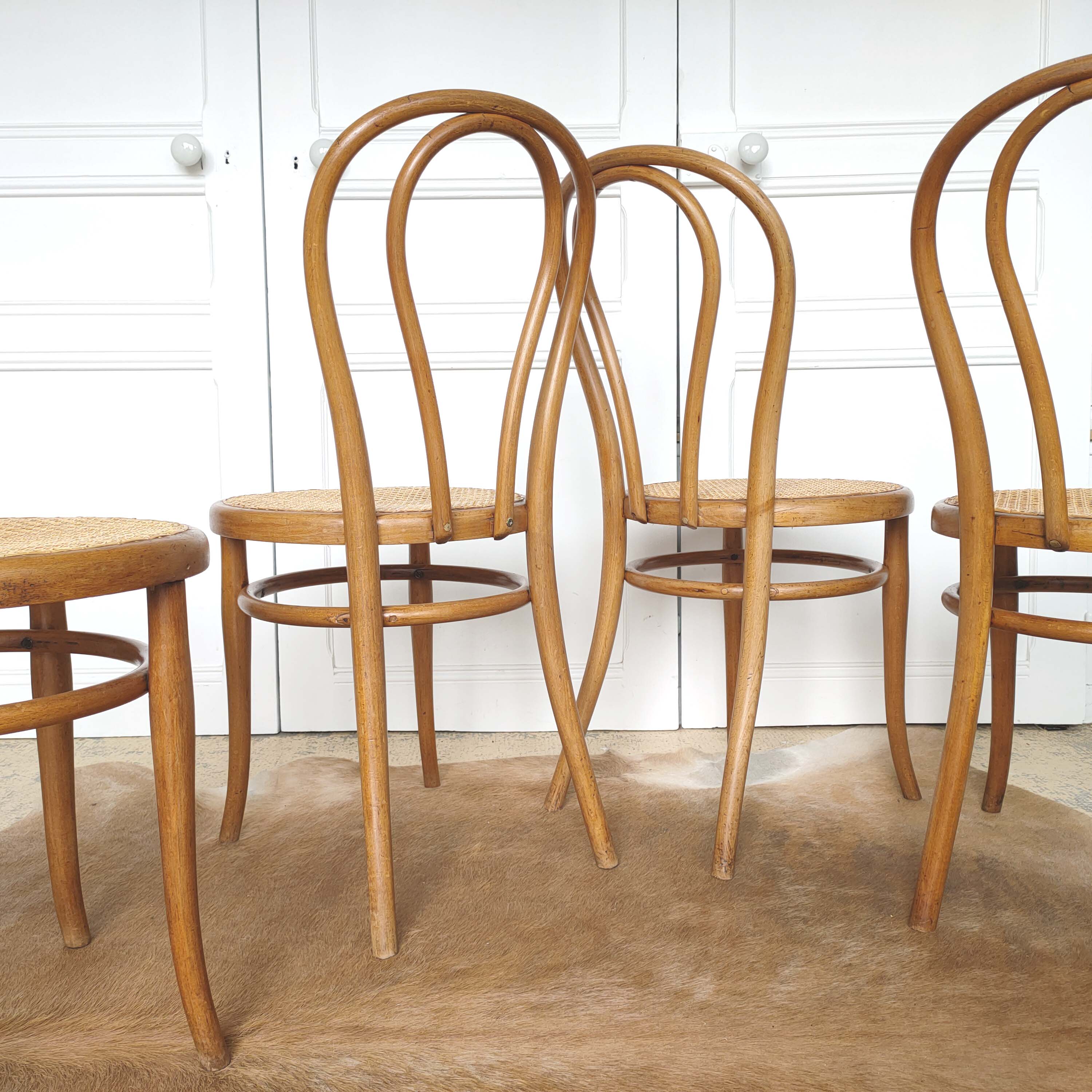 Set of four wooden chairs - canning Thonet