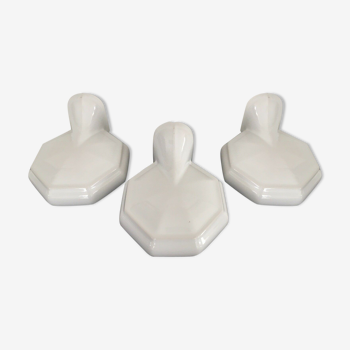 Lot de 3 appliques en faience blanche