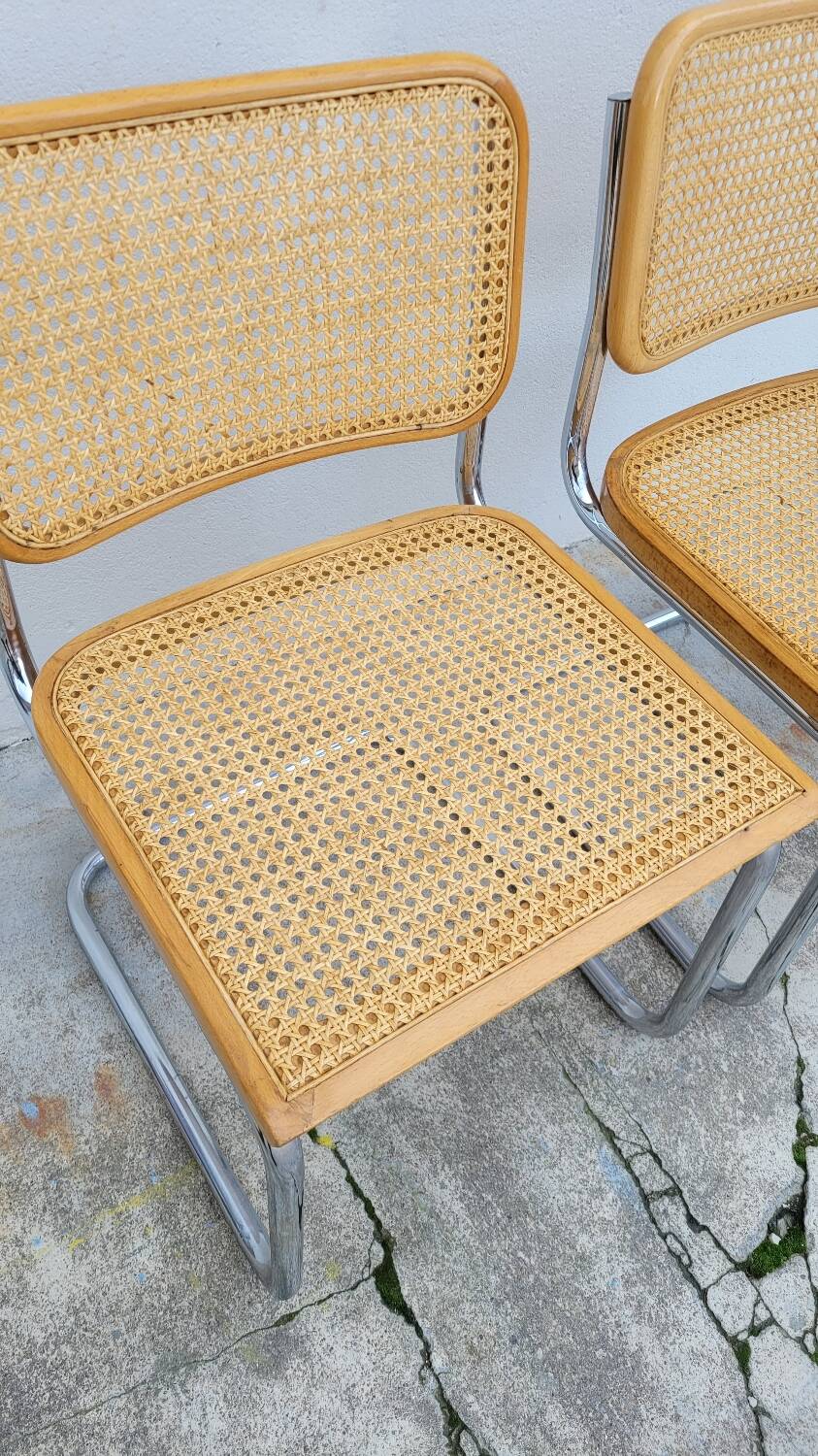 Paire de chaises Marcel Breuer modèle B32 signé Italy.