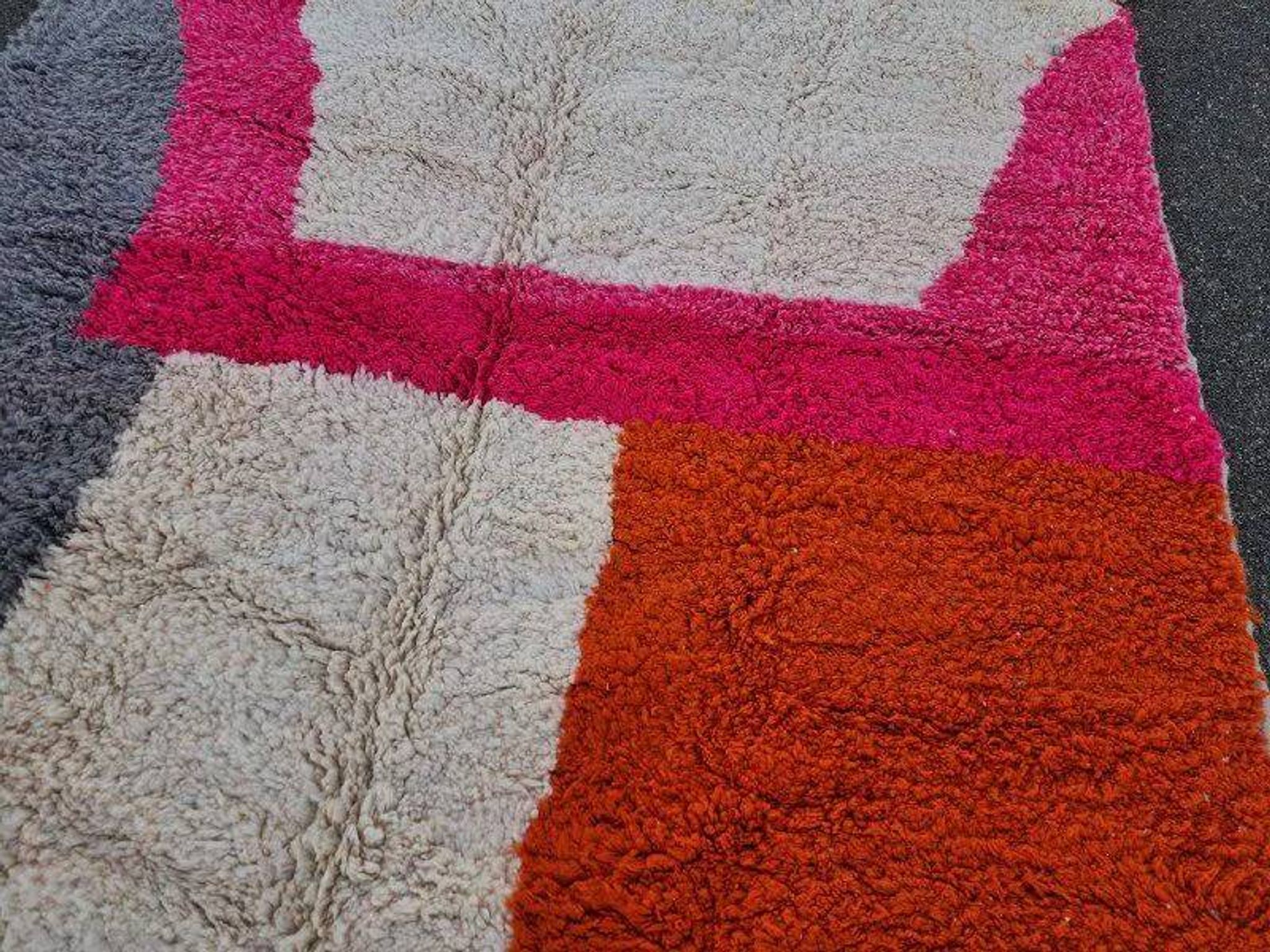 Moroccan rug in natural wool 2.5 x 1.5 m