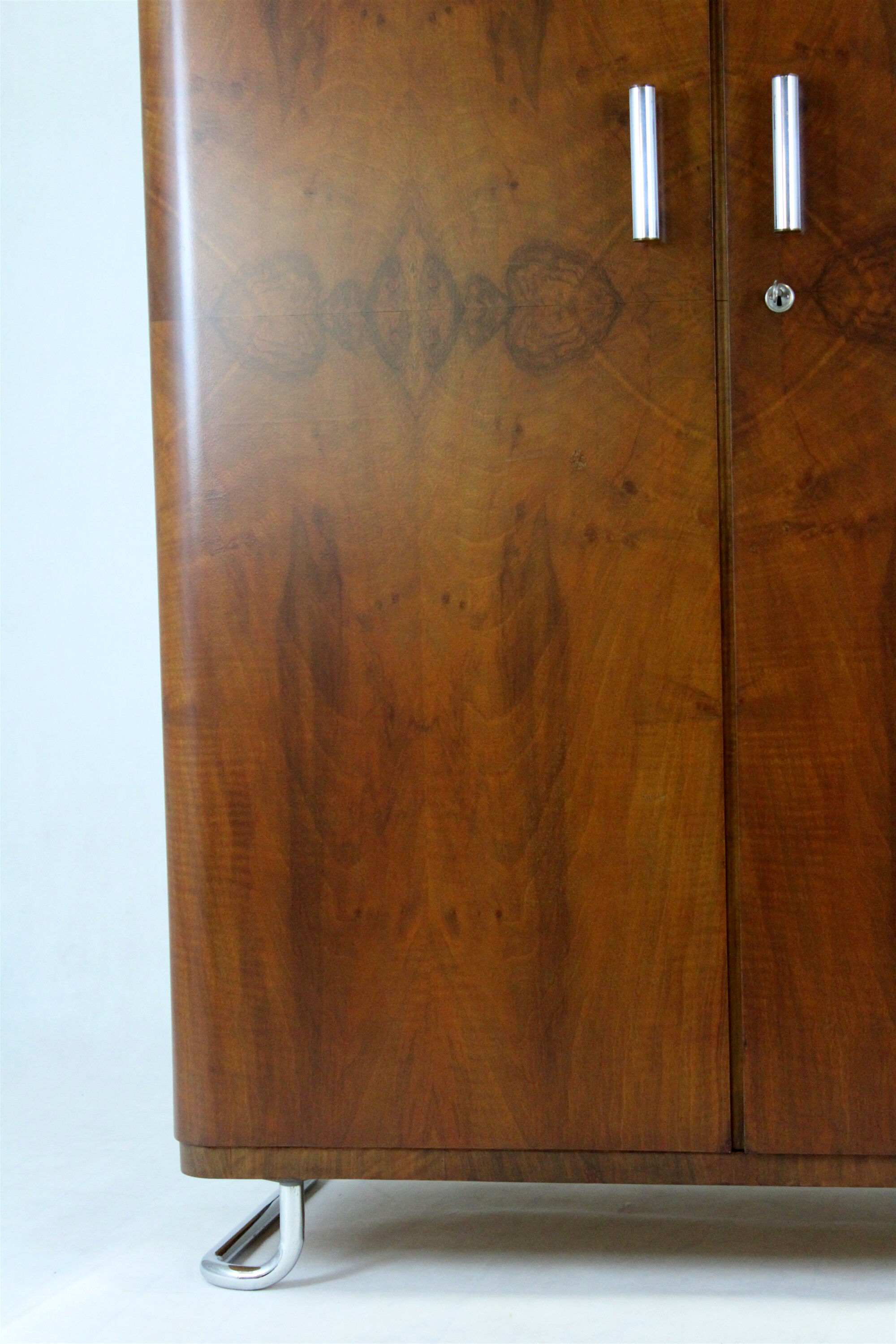 Bauhaus chromed tubular steel and walnut wardrobe, 1930s