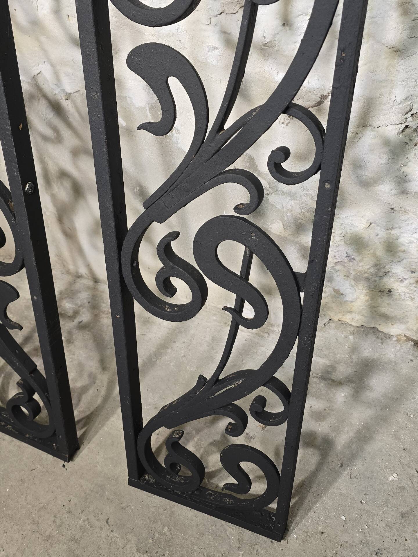 Wrought iron grille from the early 20th century Art Deco / Art Nouveau