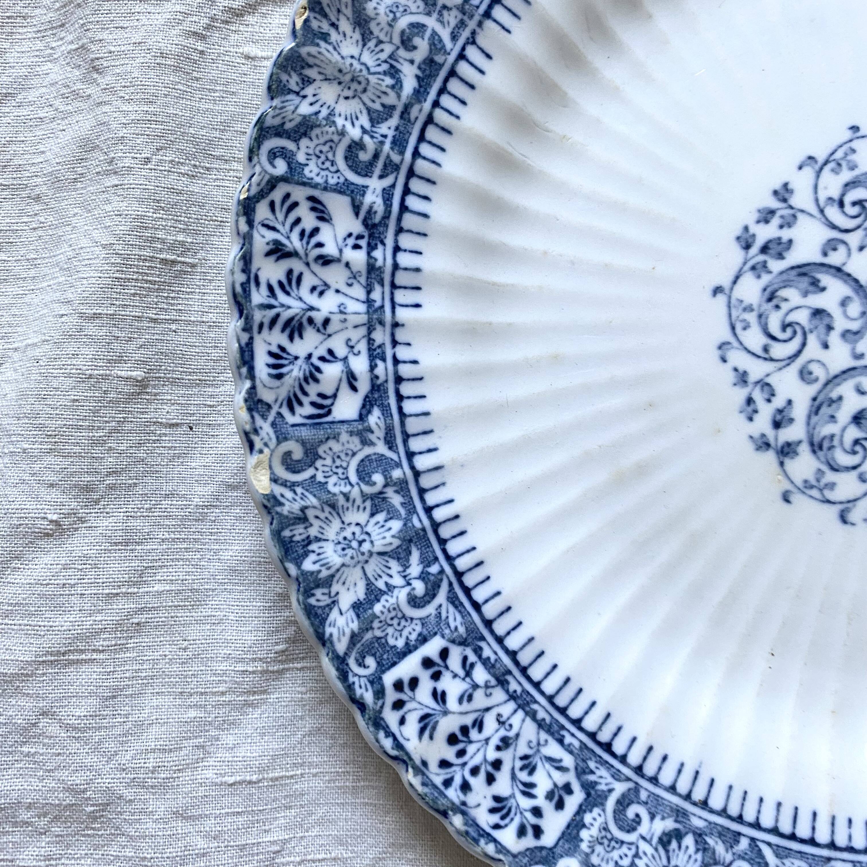 Sarreguemines ironstone dessert plates, "Embroidery" model