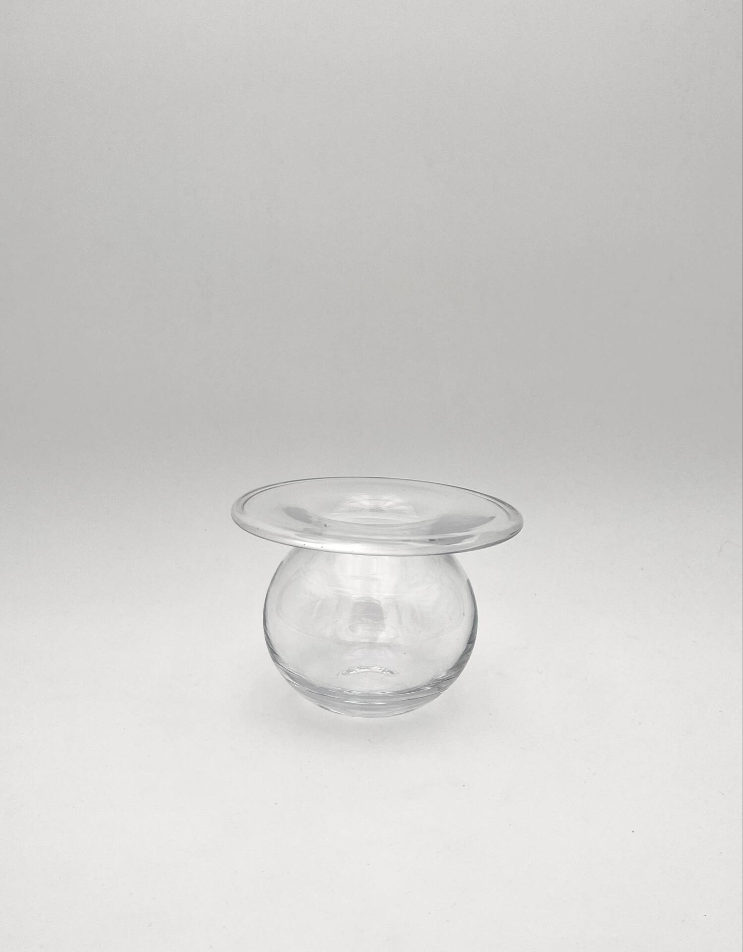 "Saturnus" vases by Nanny Still, Riihimäen Lasi, Fumé & Clair, Scandi design.