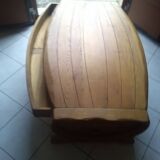 Table basse en forme de demi tonneau