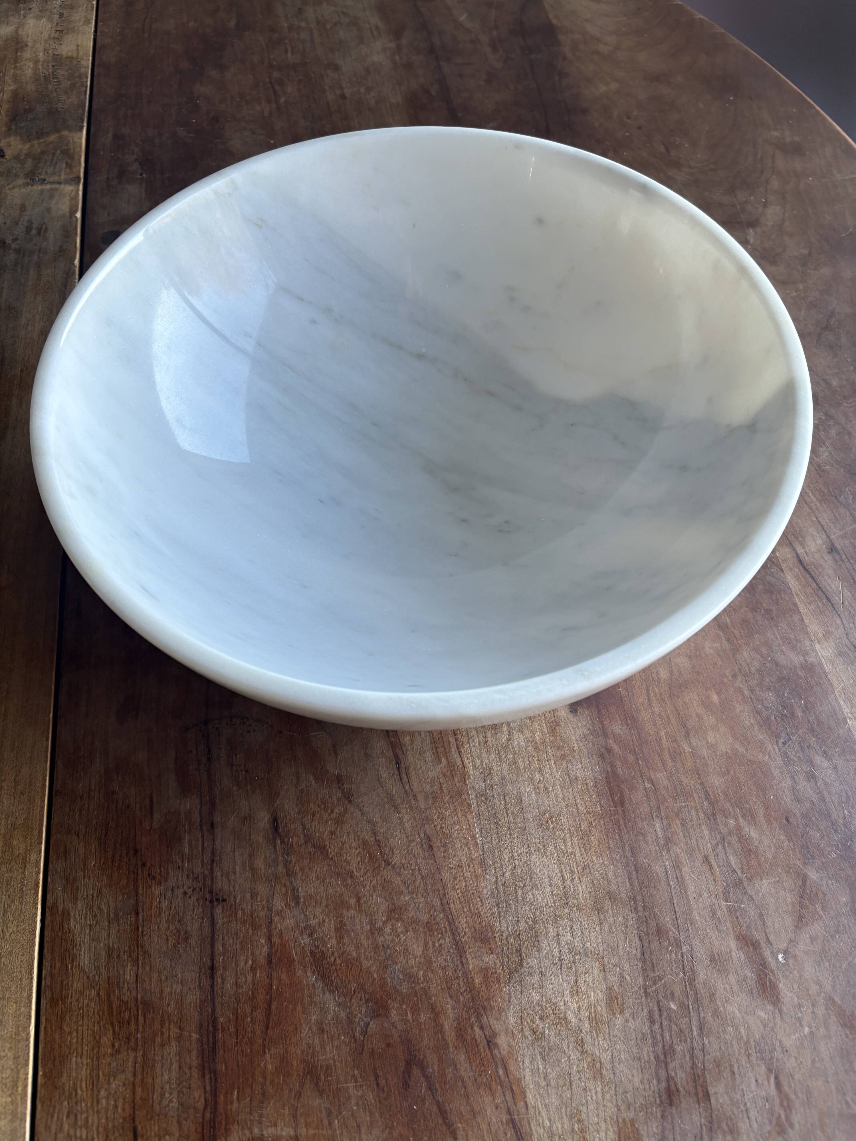 Fruit bowl - white marble