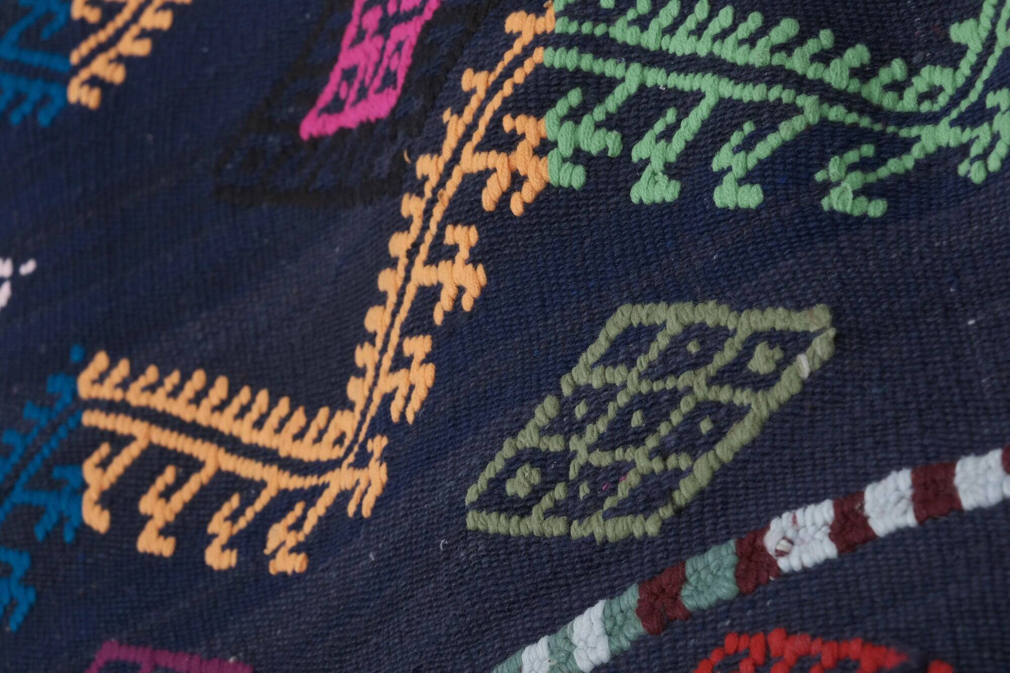 Vintage Turkish kilim, handwoven, 170x294 cm.