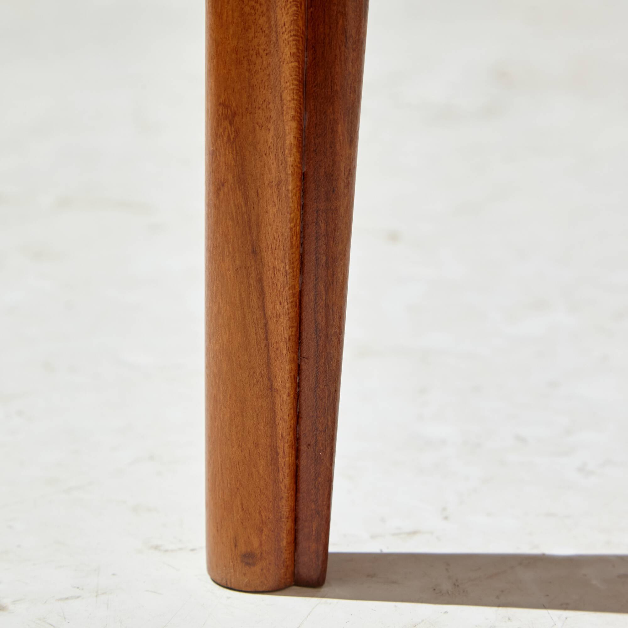 Restored teak dining table by henry rosengren hansen for brande møbelindustri mk9477
