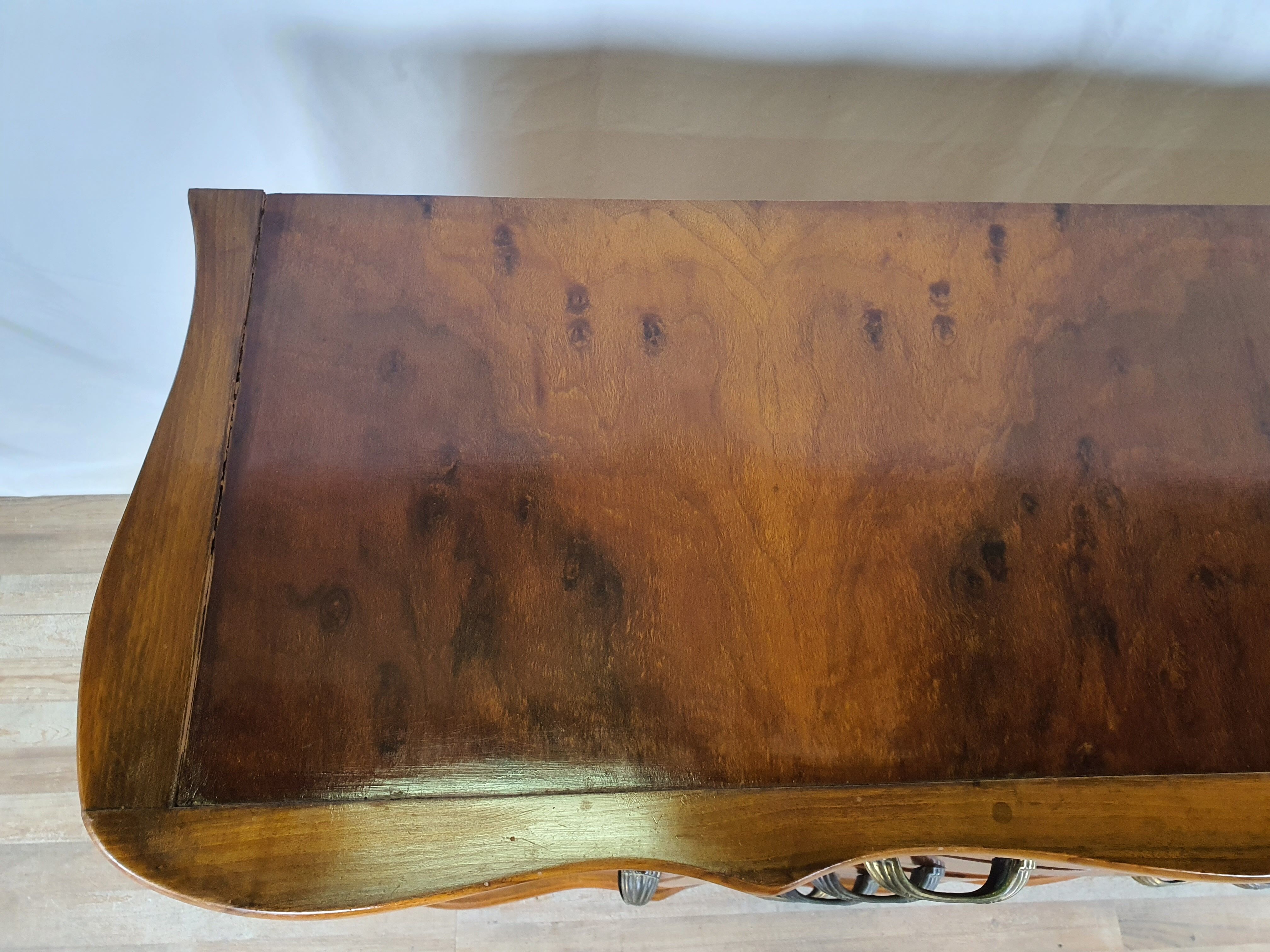 Art Decò Sideboard in Walnut